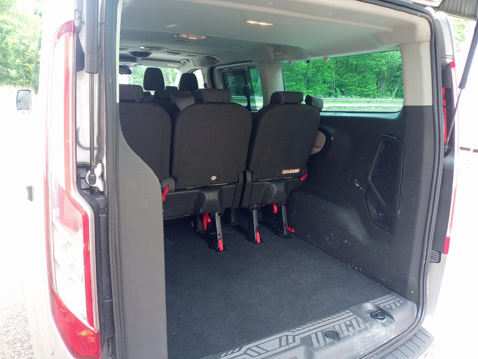 Ford Transit Custom Kombi 2.0 tdci avec Pneus neige