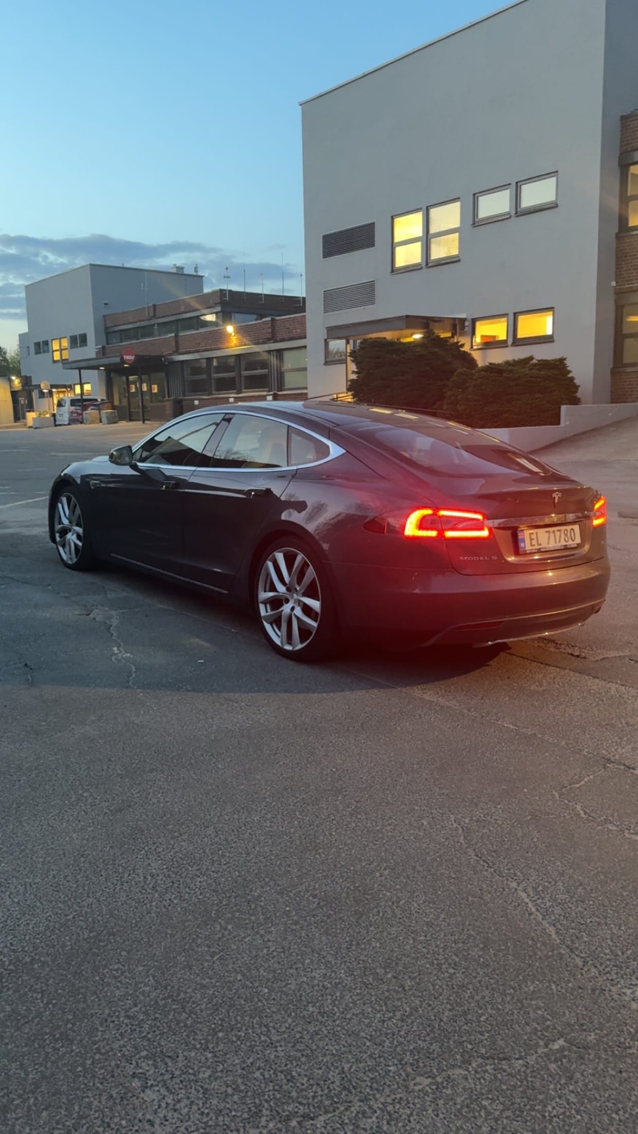 Tesla Model S med GPS