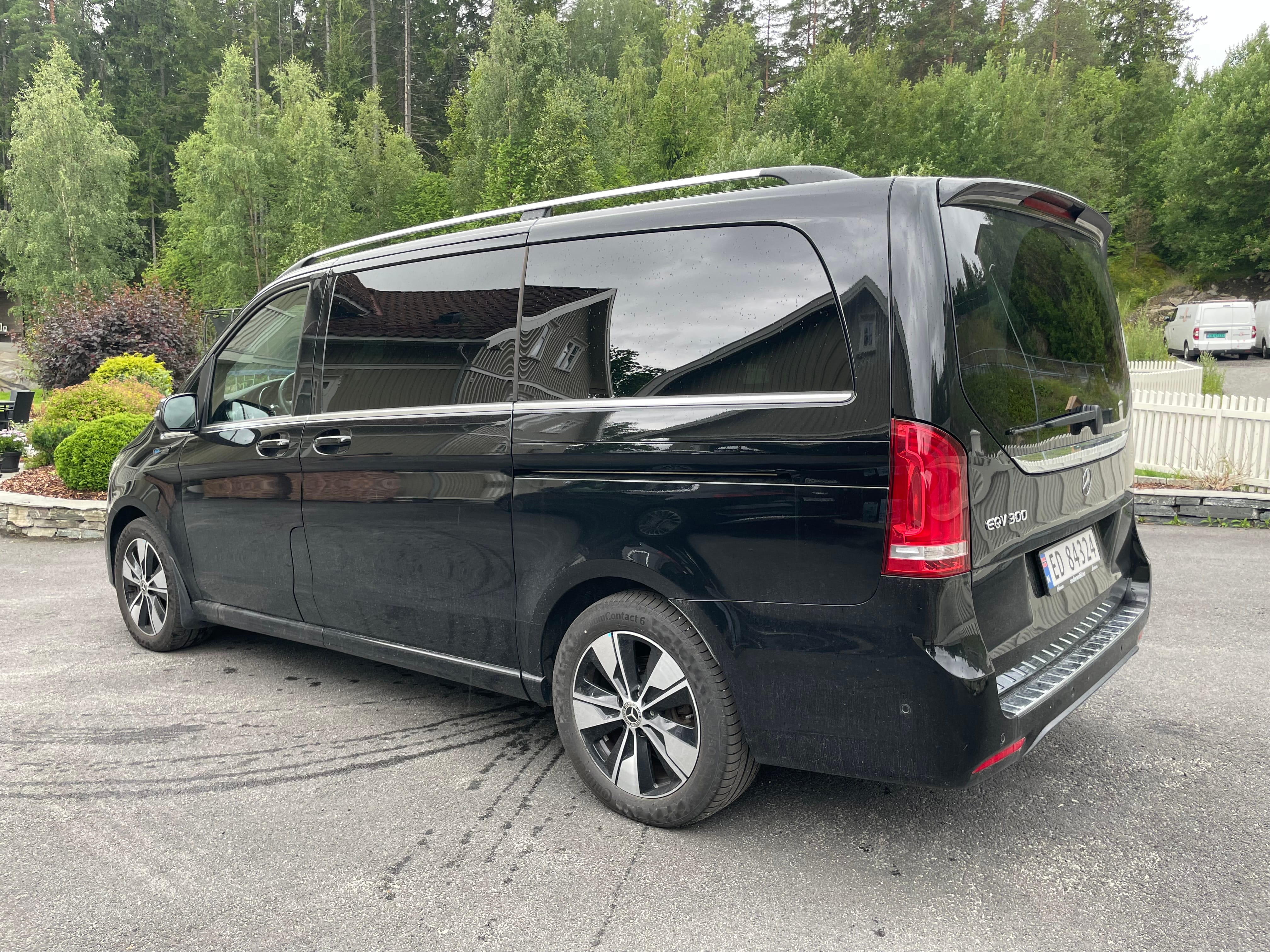 Mercedes-Benz EQV (430 km elektrisk rekkevidde) med GPS