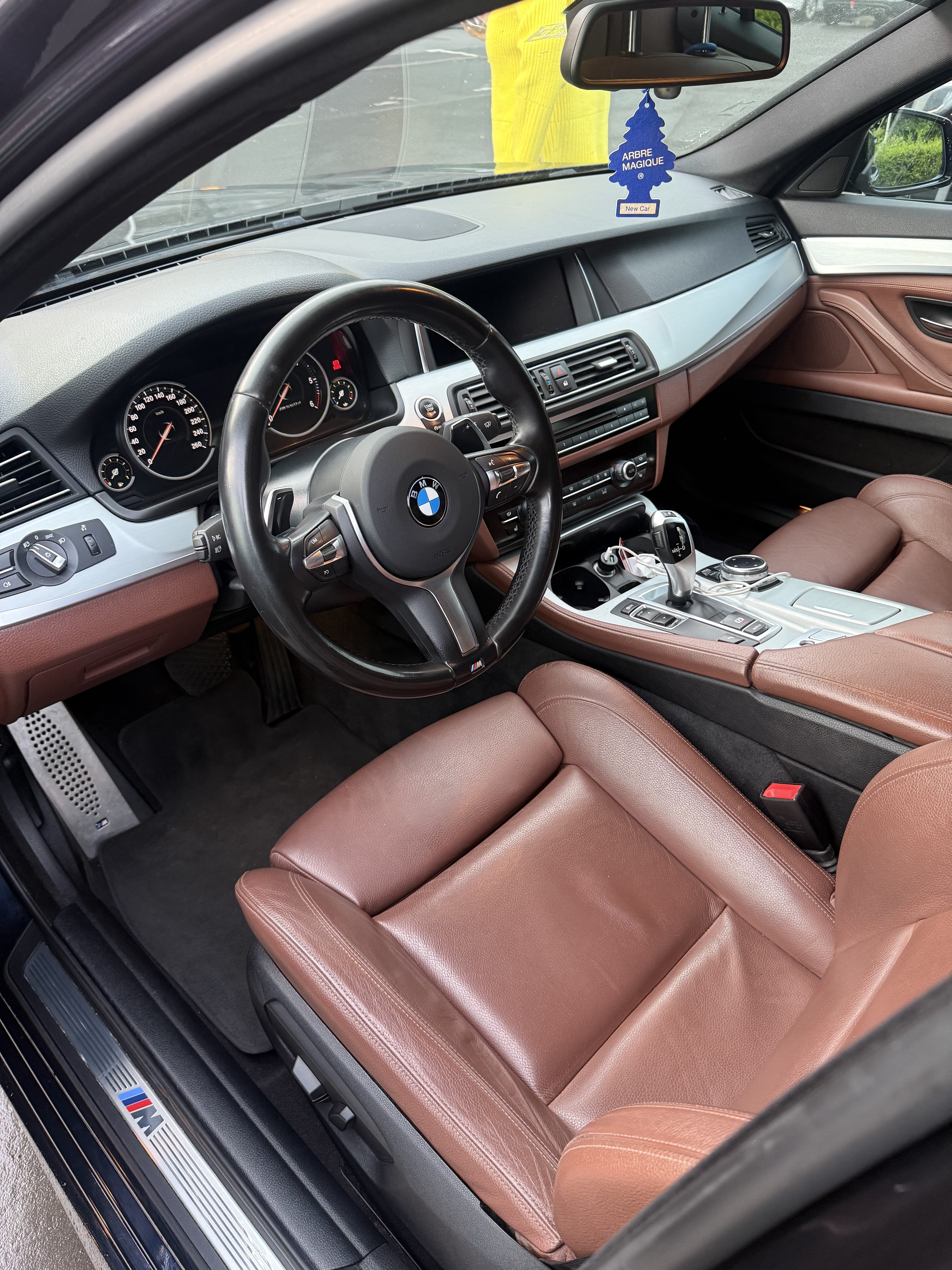 BMW Série 5 avec Entrée audio / iPod