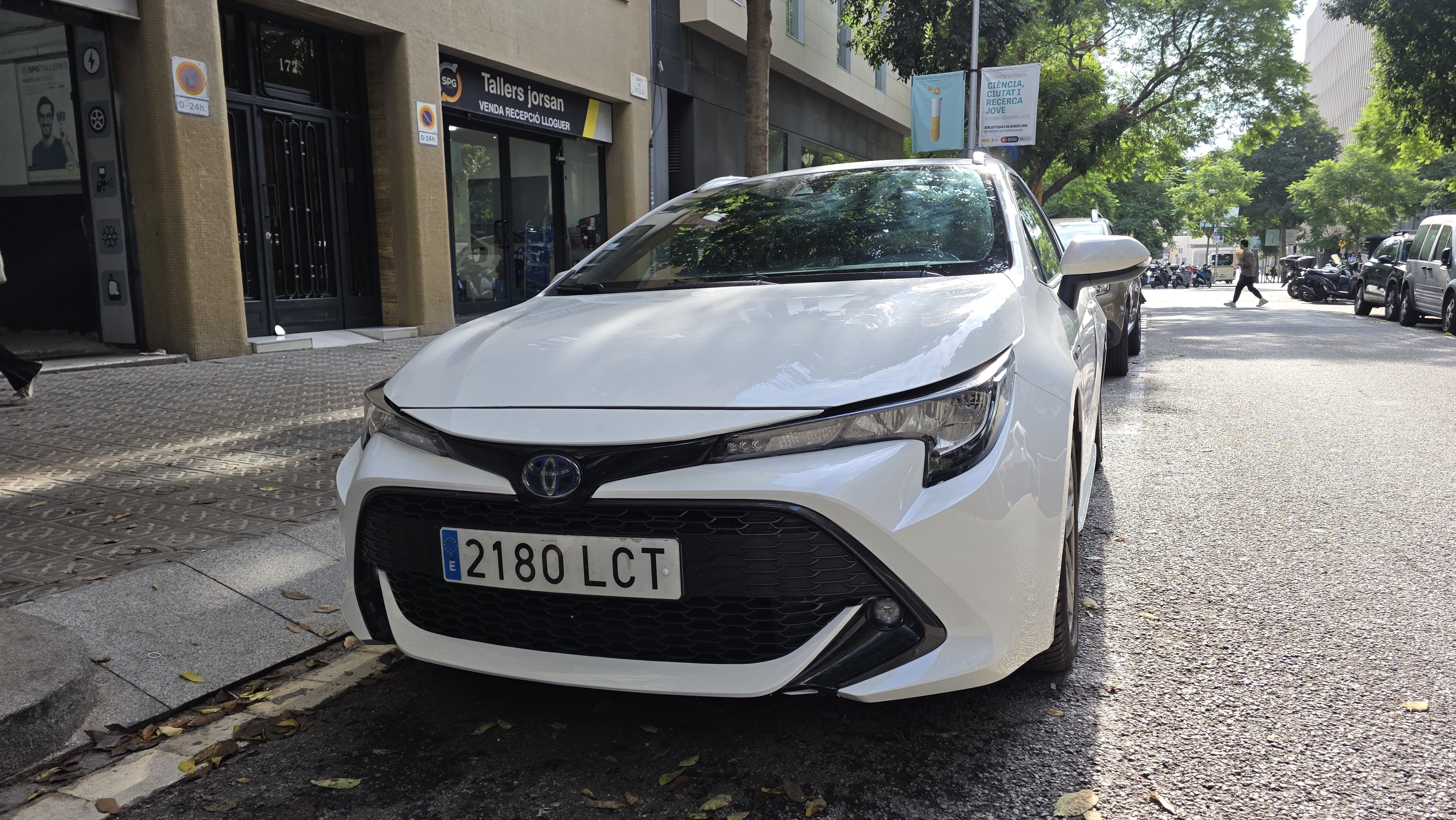 Toyota Corolla Hatchback, 2019, Gasolina 95 / Électrique (hybride), automatique