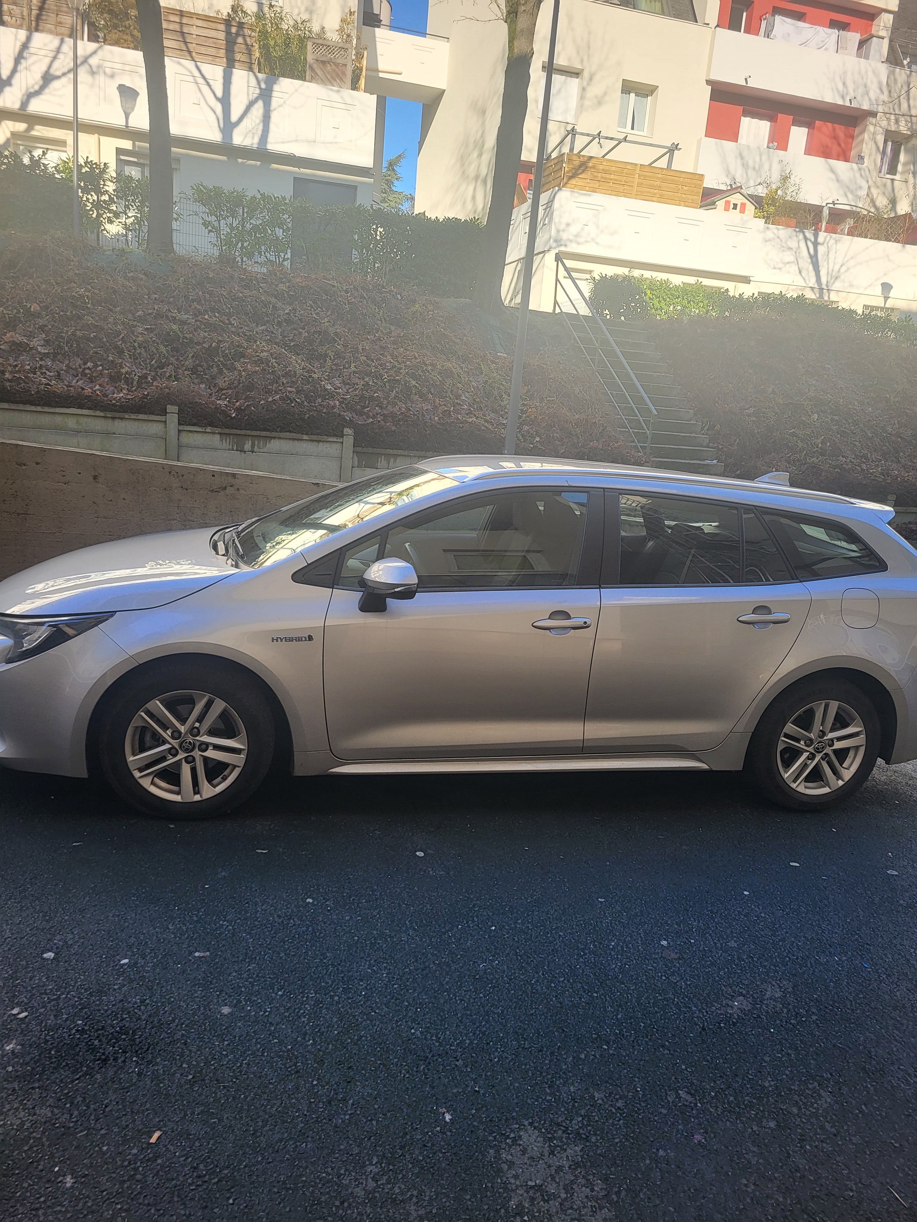 Toyota Corolla Break Hybride avec Dashcam