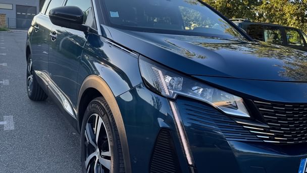 Peugeot 5008, 2022, Essence 95, automatique, 7 places