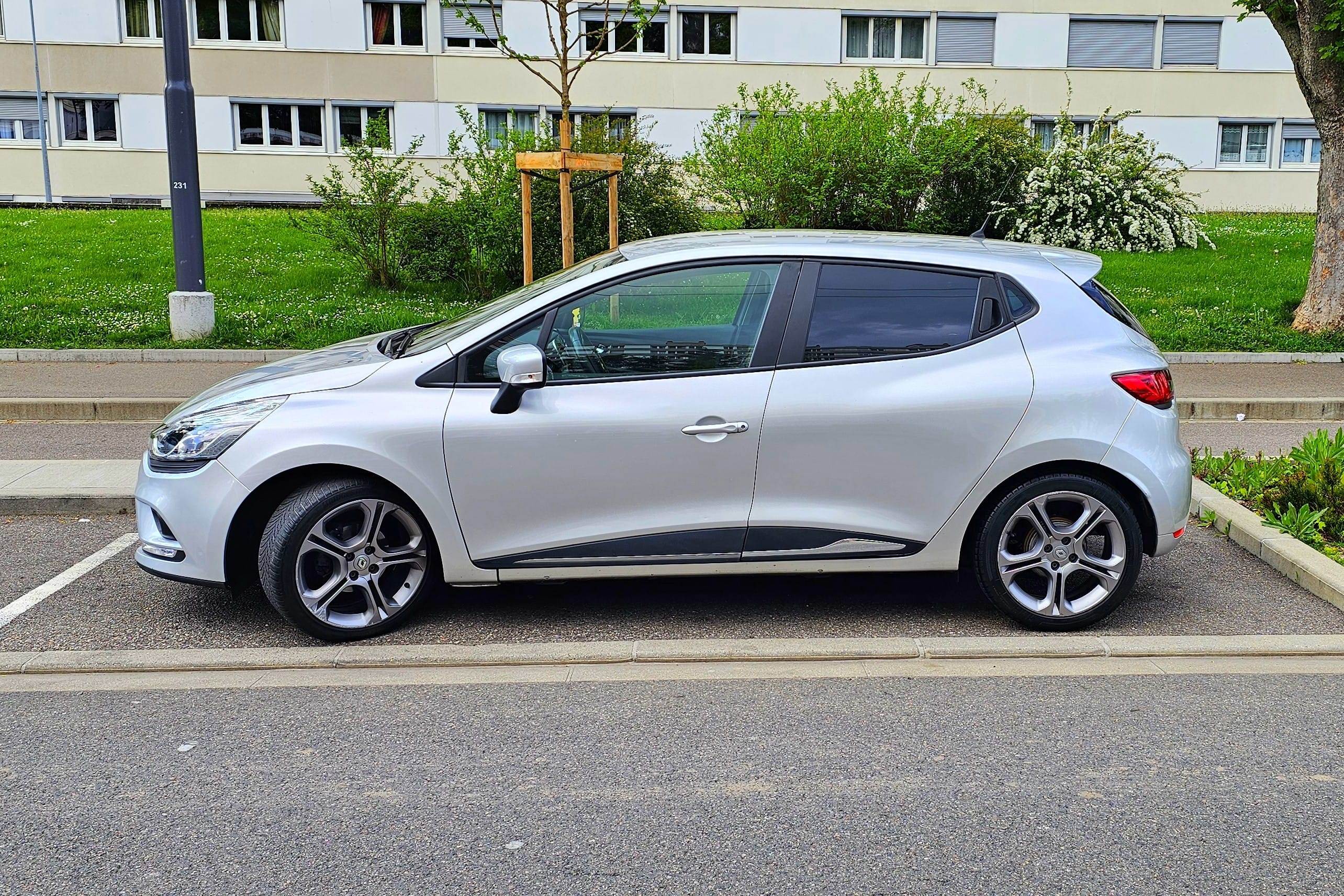 Renault Clio avec Climatisation