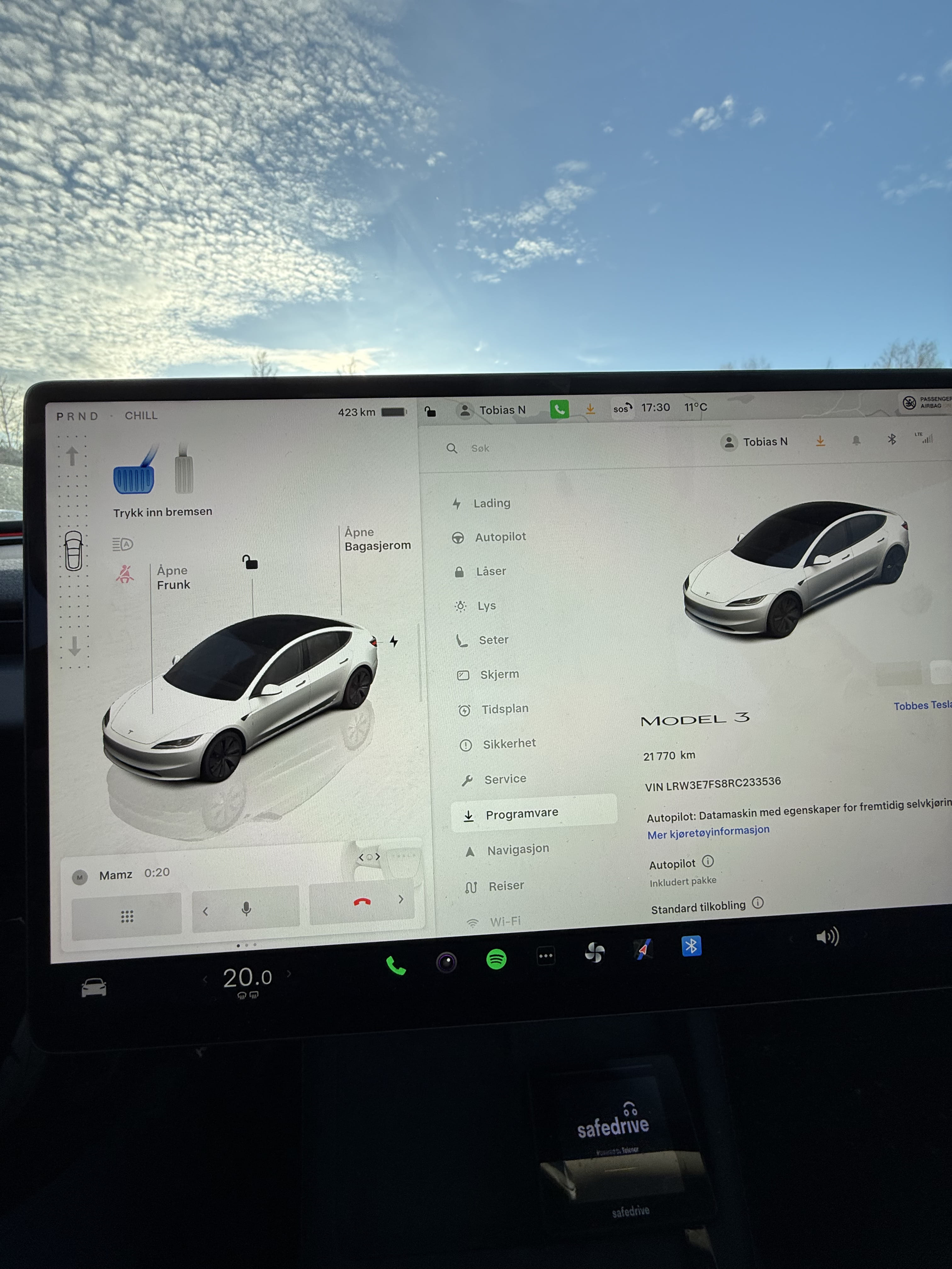 Tesla Model 3 med Cruisekontroll