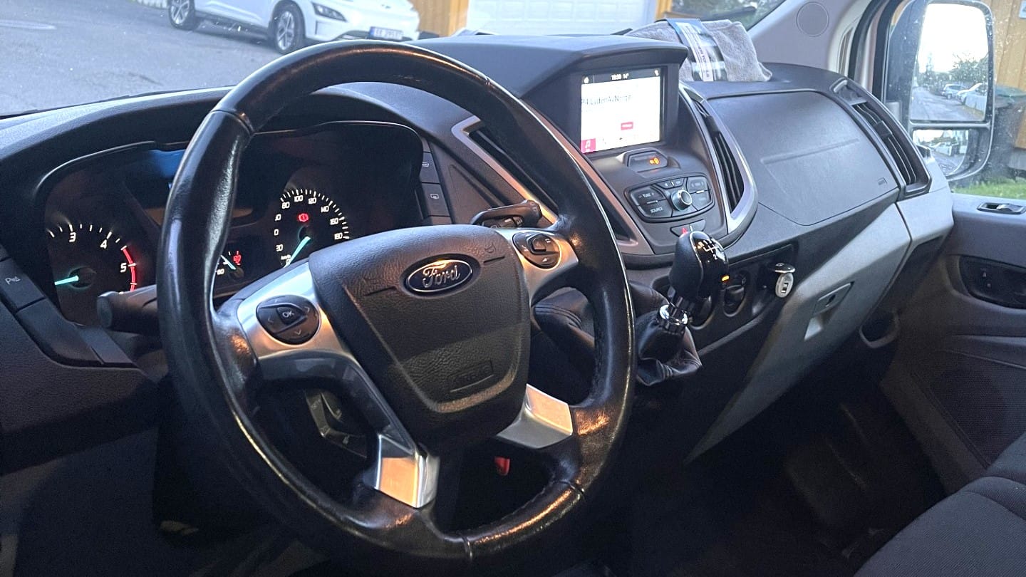 Ford Transit AWD 4 hjulstrekk / hengerfeste med Vinterdekk