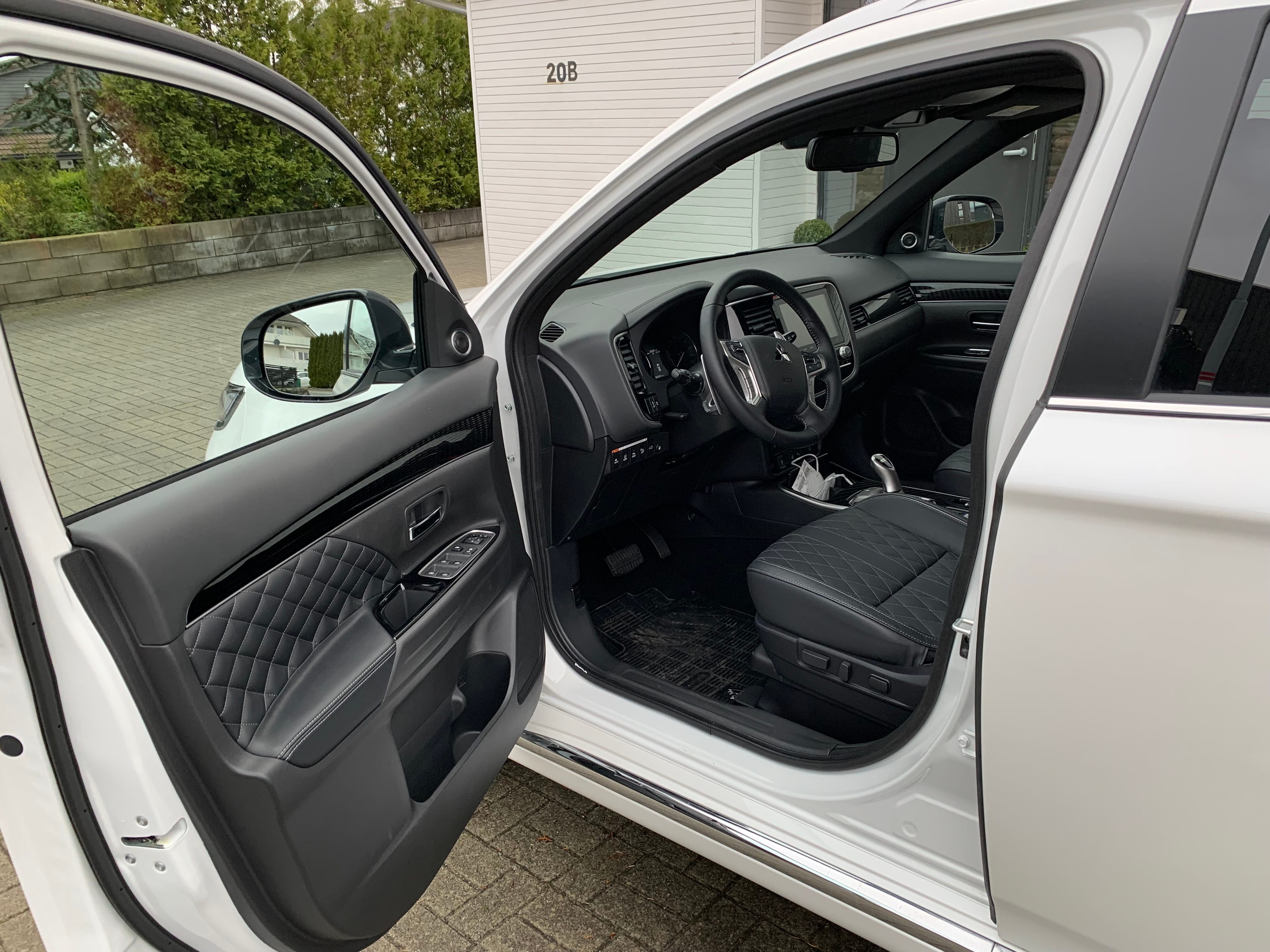 Mitsubishi Outlander Hybrid med Aircondition