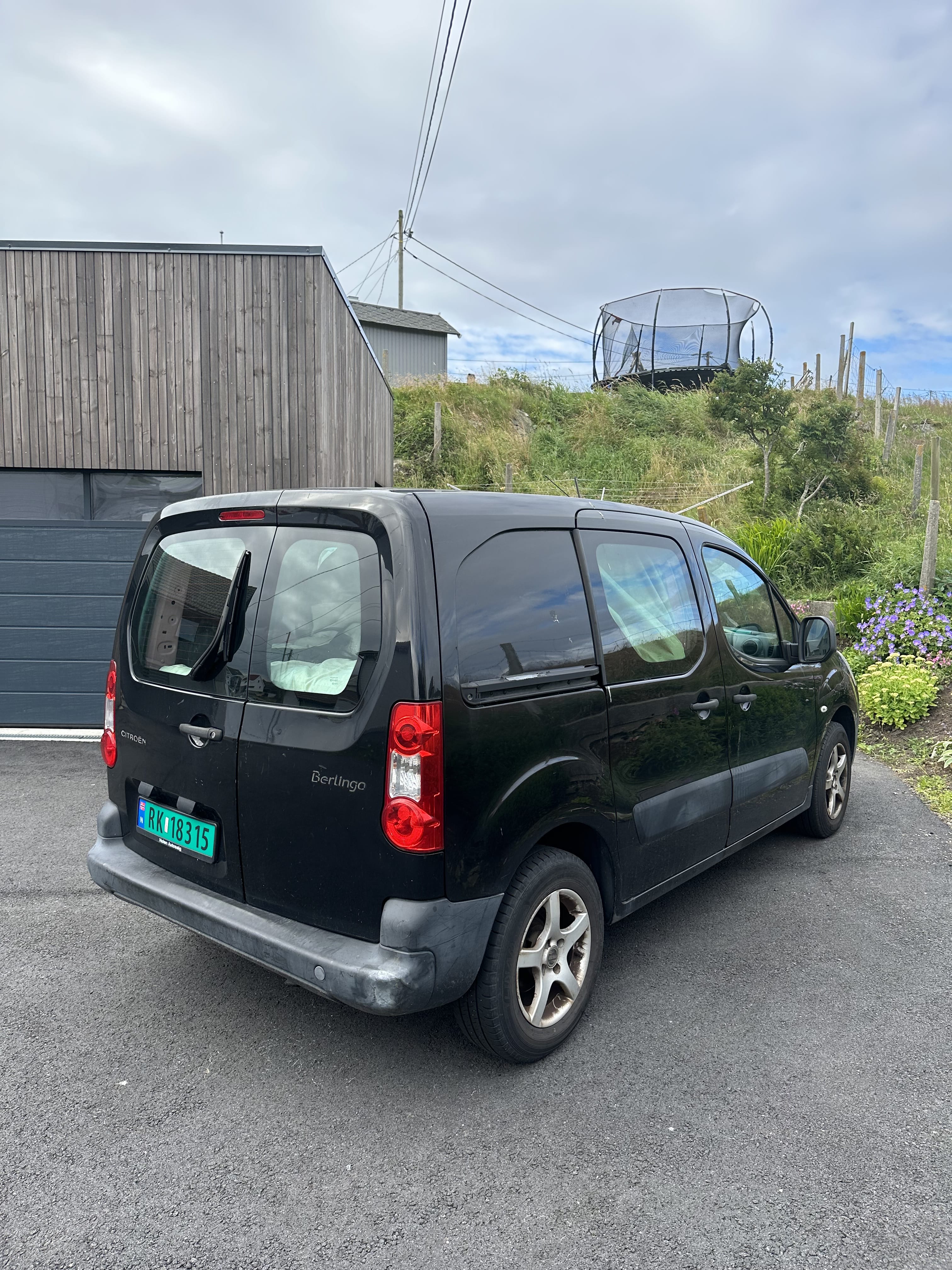 Citroen Berlingo med Lydinngang