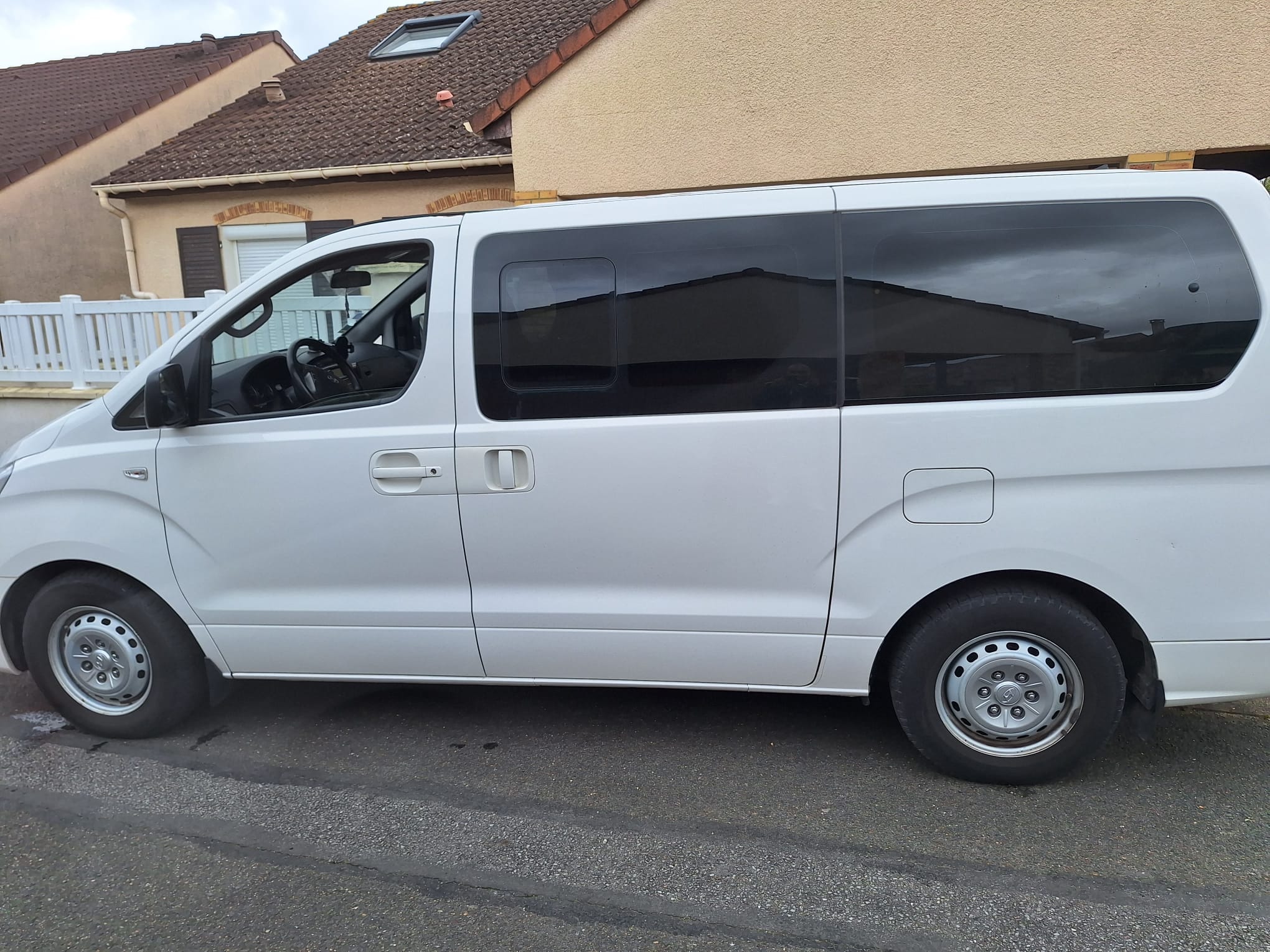 Hyundai H-1 Van Minibus, 2017, Diesel, automatique, 8 places