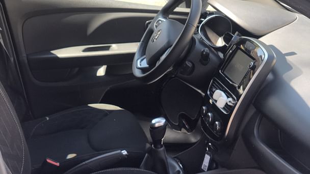 Renault Clio Louez la Renault Clio Essence – Polyvalente, Confortable et Économique ! avec Audio Bluetooth