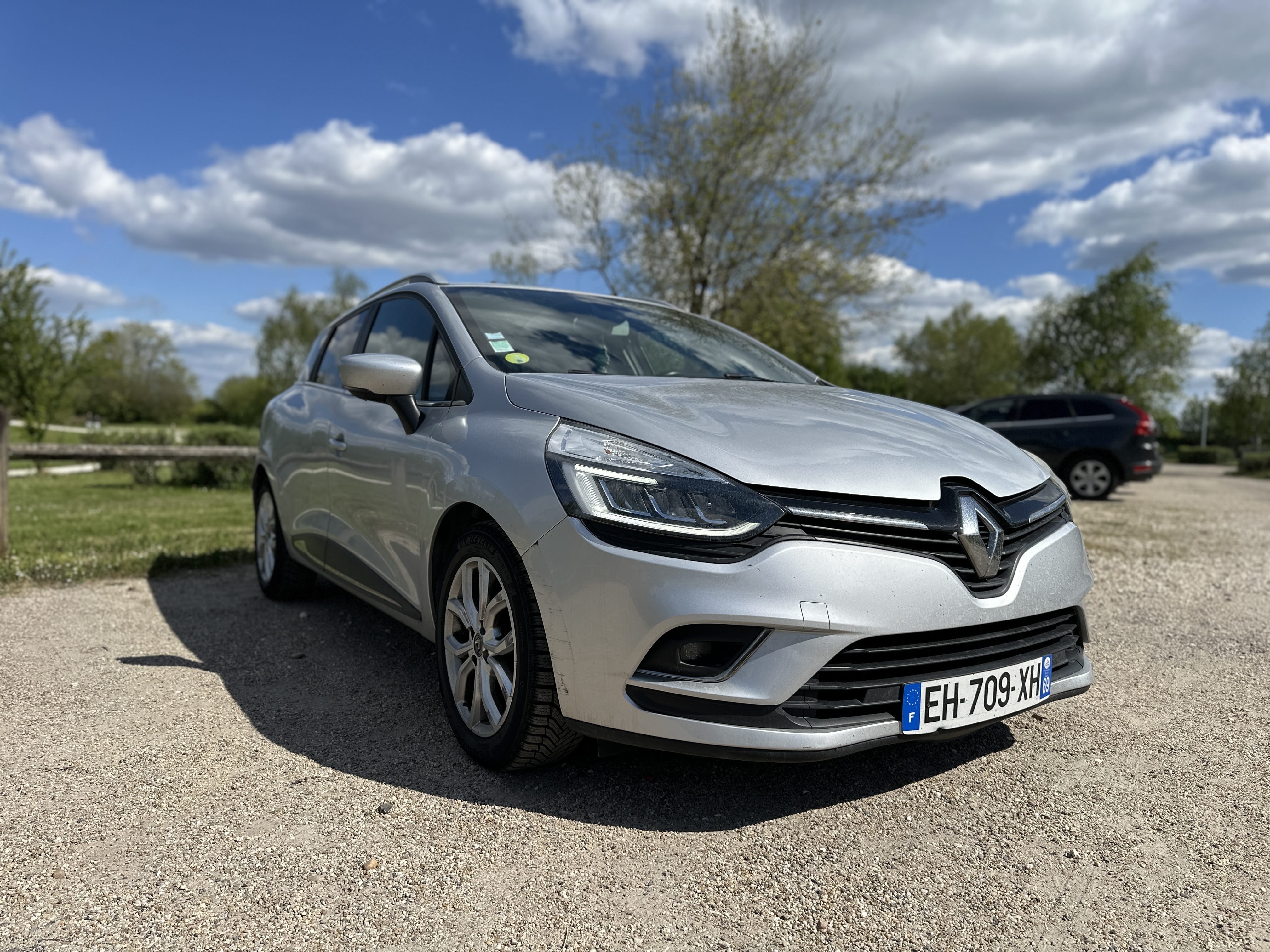 Renault Clio Estate  Louez la Renault Clio Estate Diesel – Grand Coffre, Économie & Confort à Bordeaux !, 2016, Diesel
