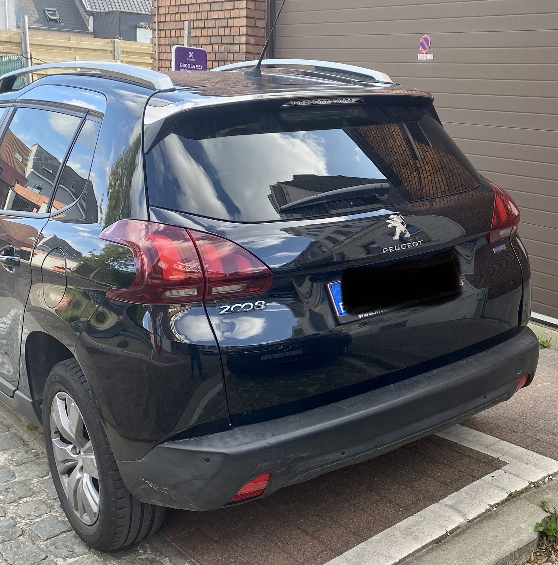 Peugeot e-2008 met GPS