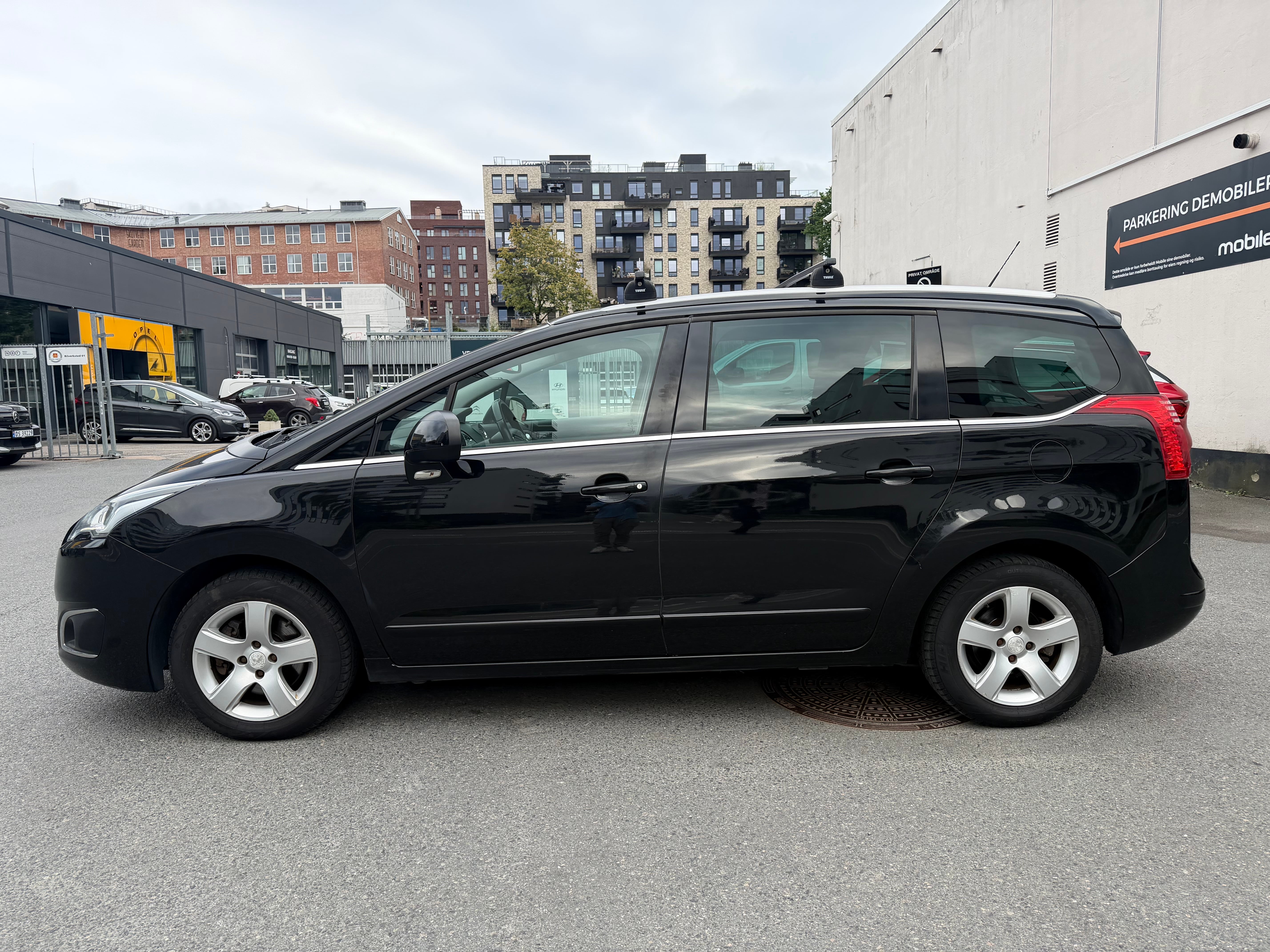 Peugeot 5008 with Air conditioning