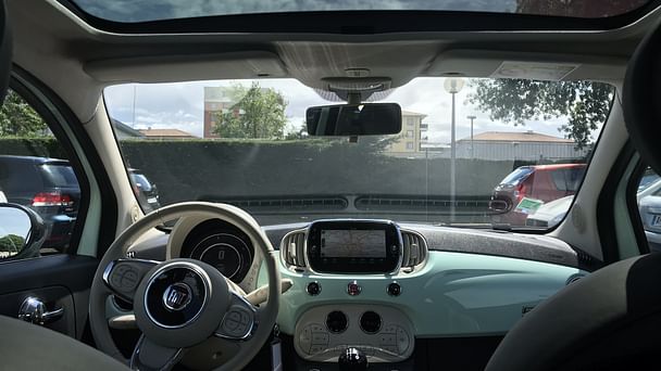 Fiat 500 GPS USB Bluetooth avec Entrée audio / iPod