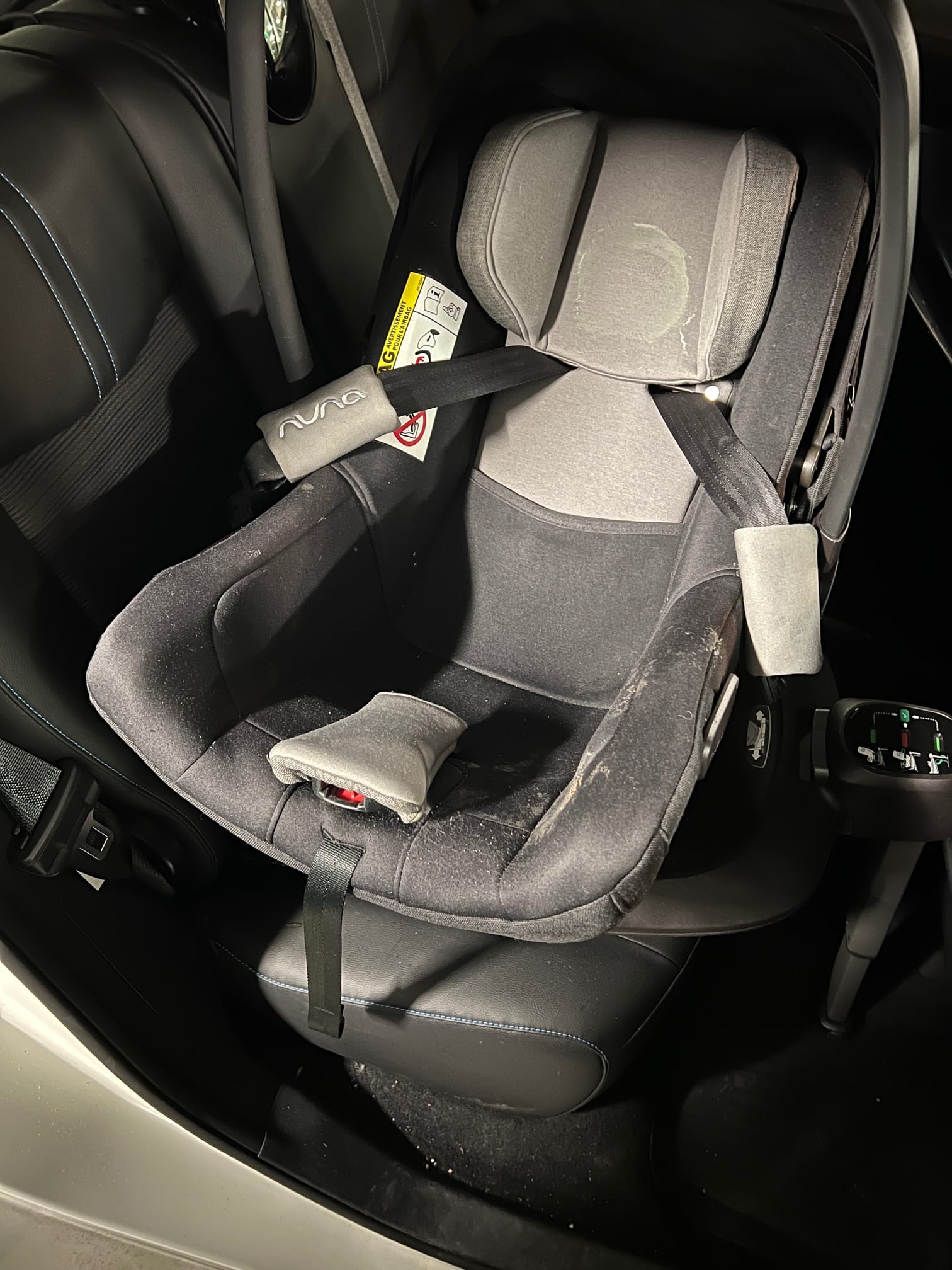 Nissan Leaf mit Audio-/iPod-Zugang
