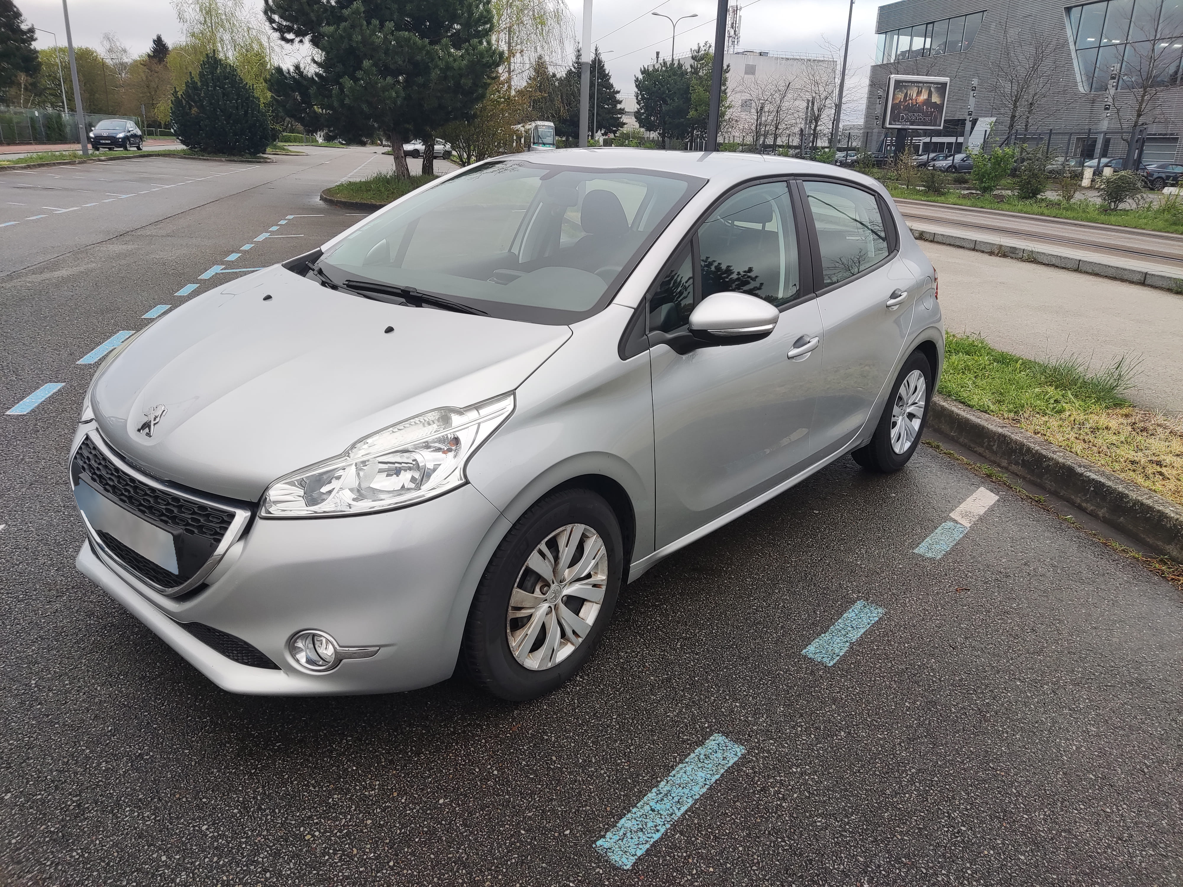 Peugeot 208 1.2 VTI 82 Ch, 2013, Essence 95