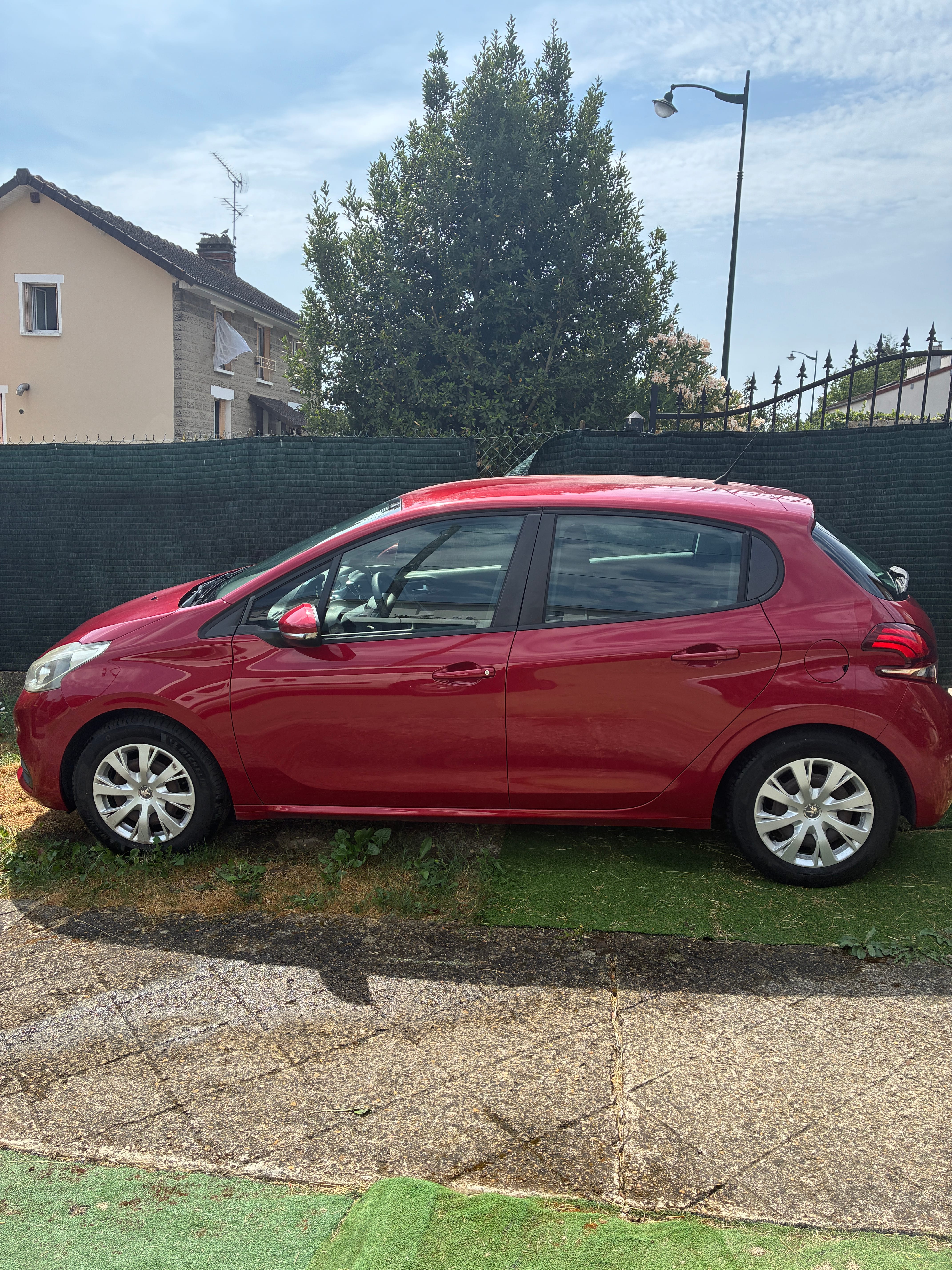 Peugeot 208 avec Climatisation