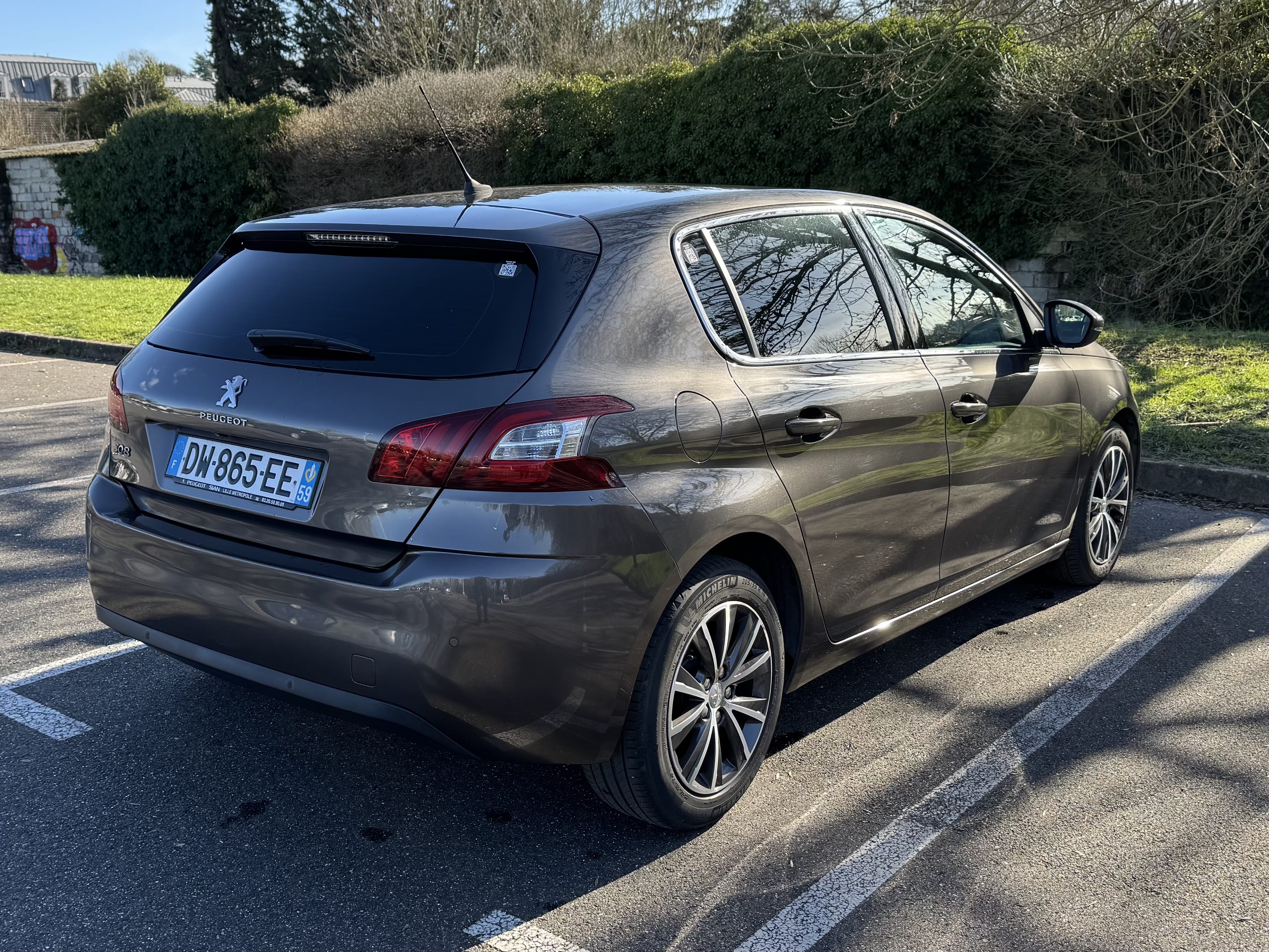 Peugeot 308 II 1.2 THP 110. avec GPS