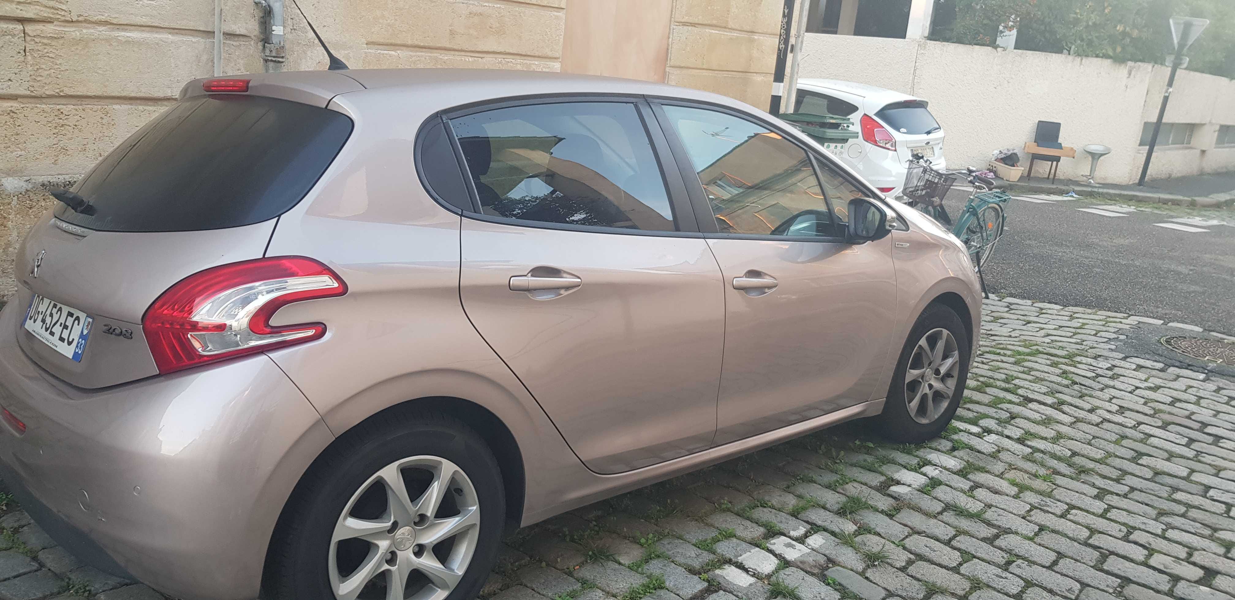 Peugeot 208, 2014, Essence 95