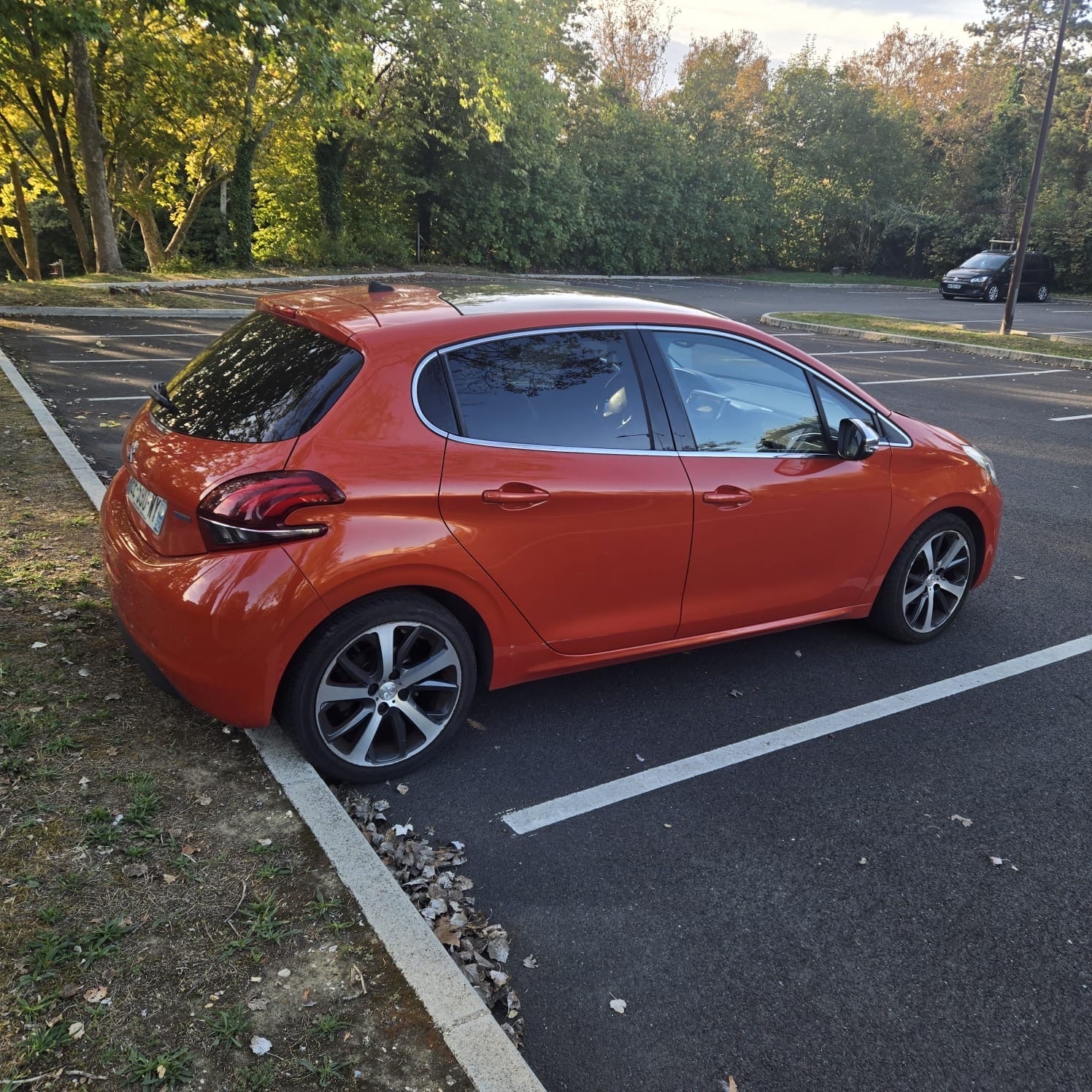 Peugeot 208 1.2 féline avec Autoradio