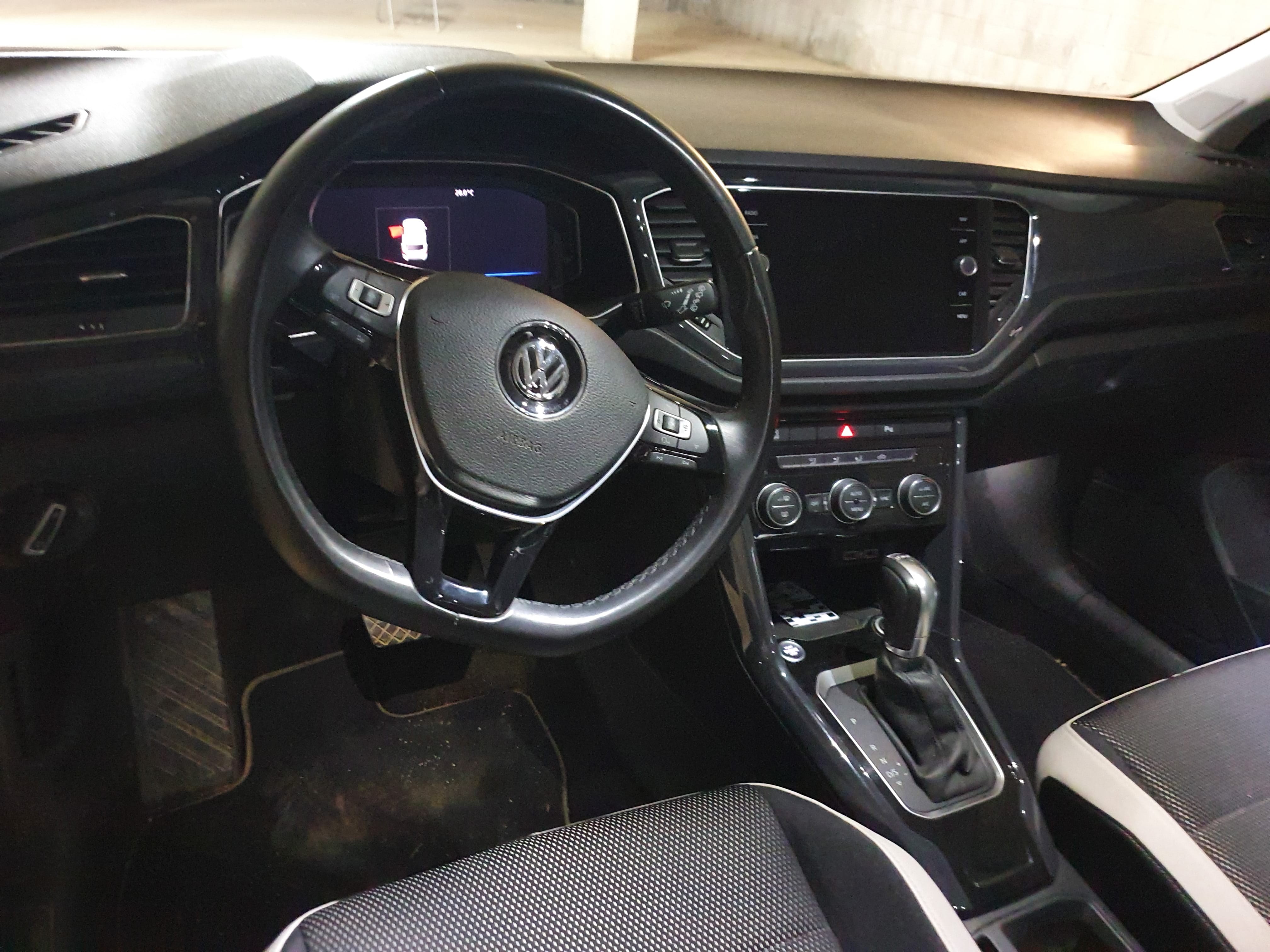 Volkswagen T-Roc avec GPS