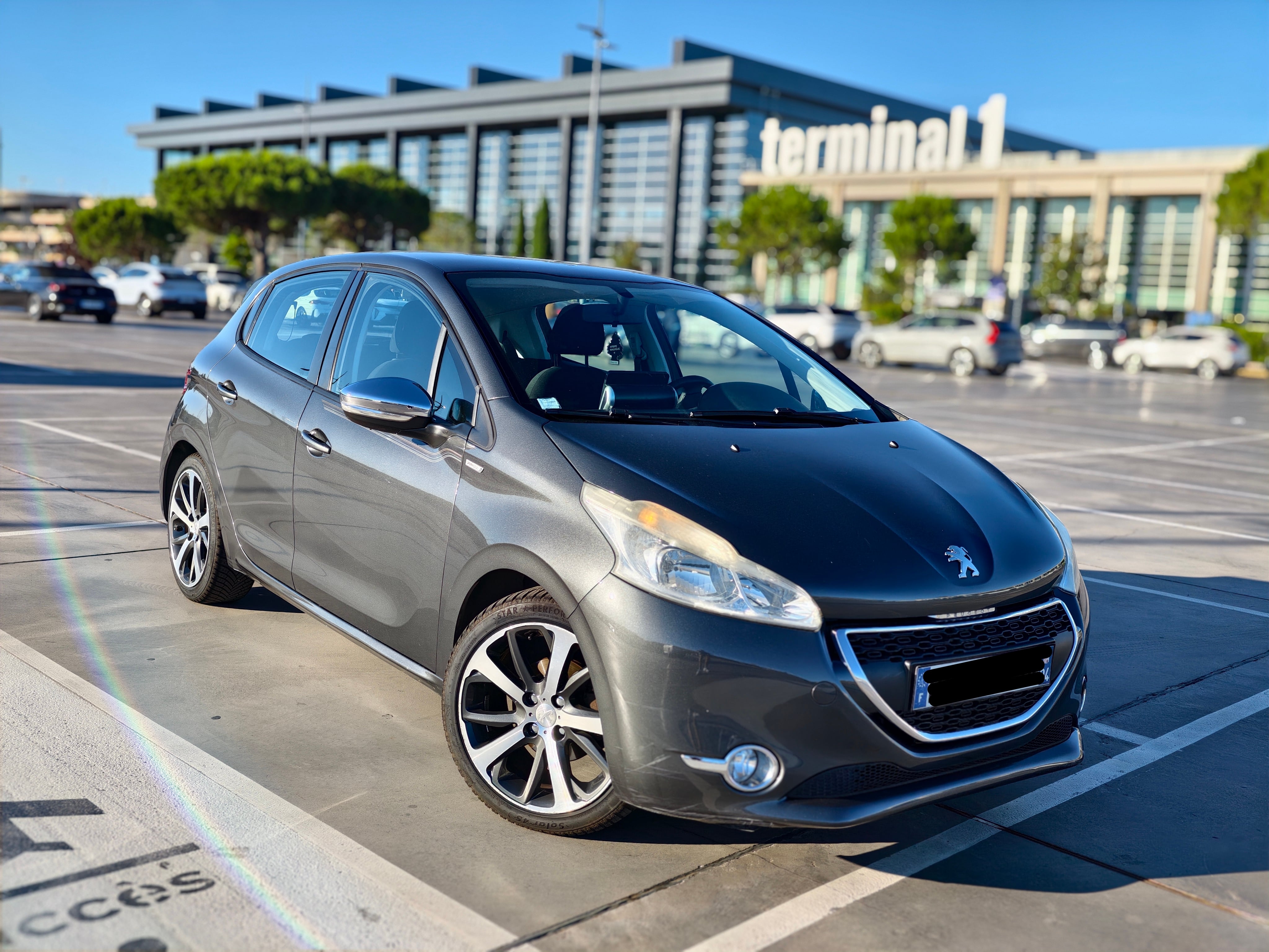 Peugeot 208 Aéroport de Marseille, 2014, Diesel