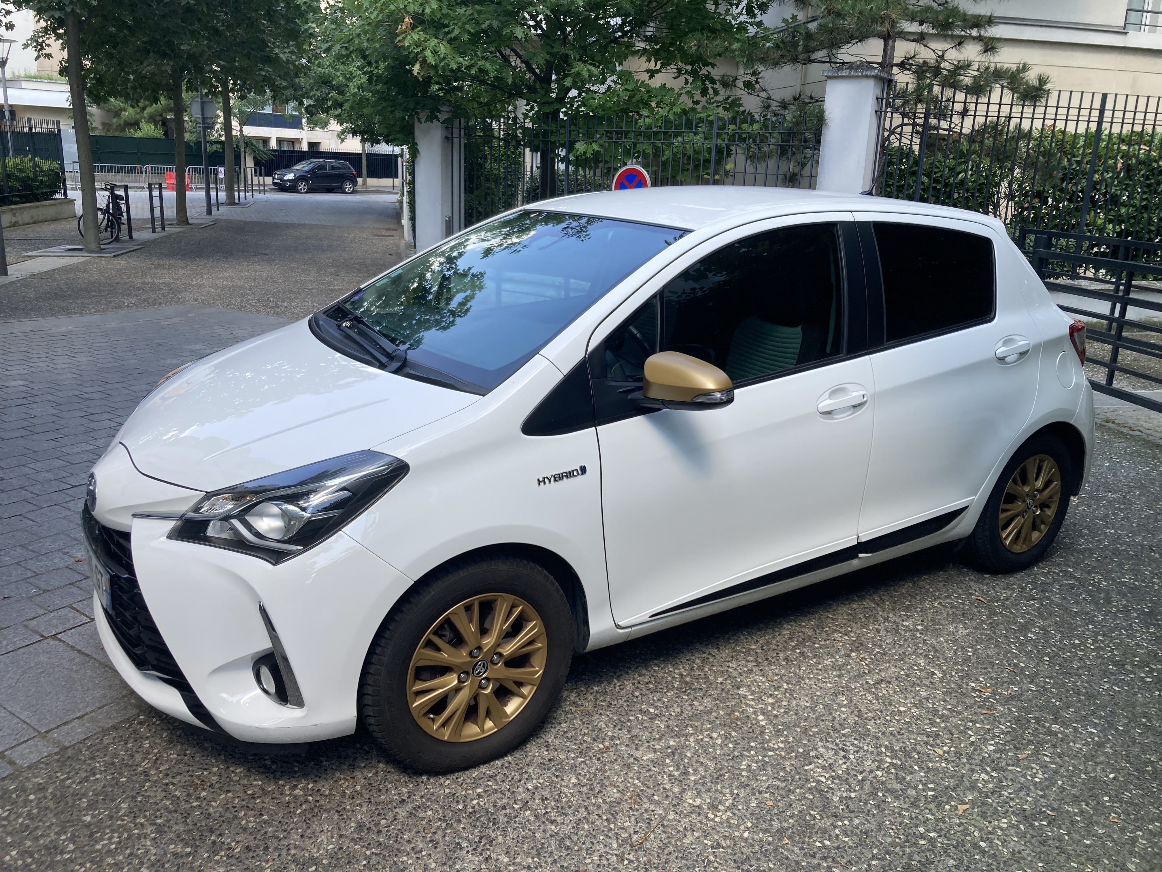 Toyota Yaris Hybride Boîte Automatique Gold Pack avec Pneus neige