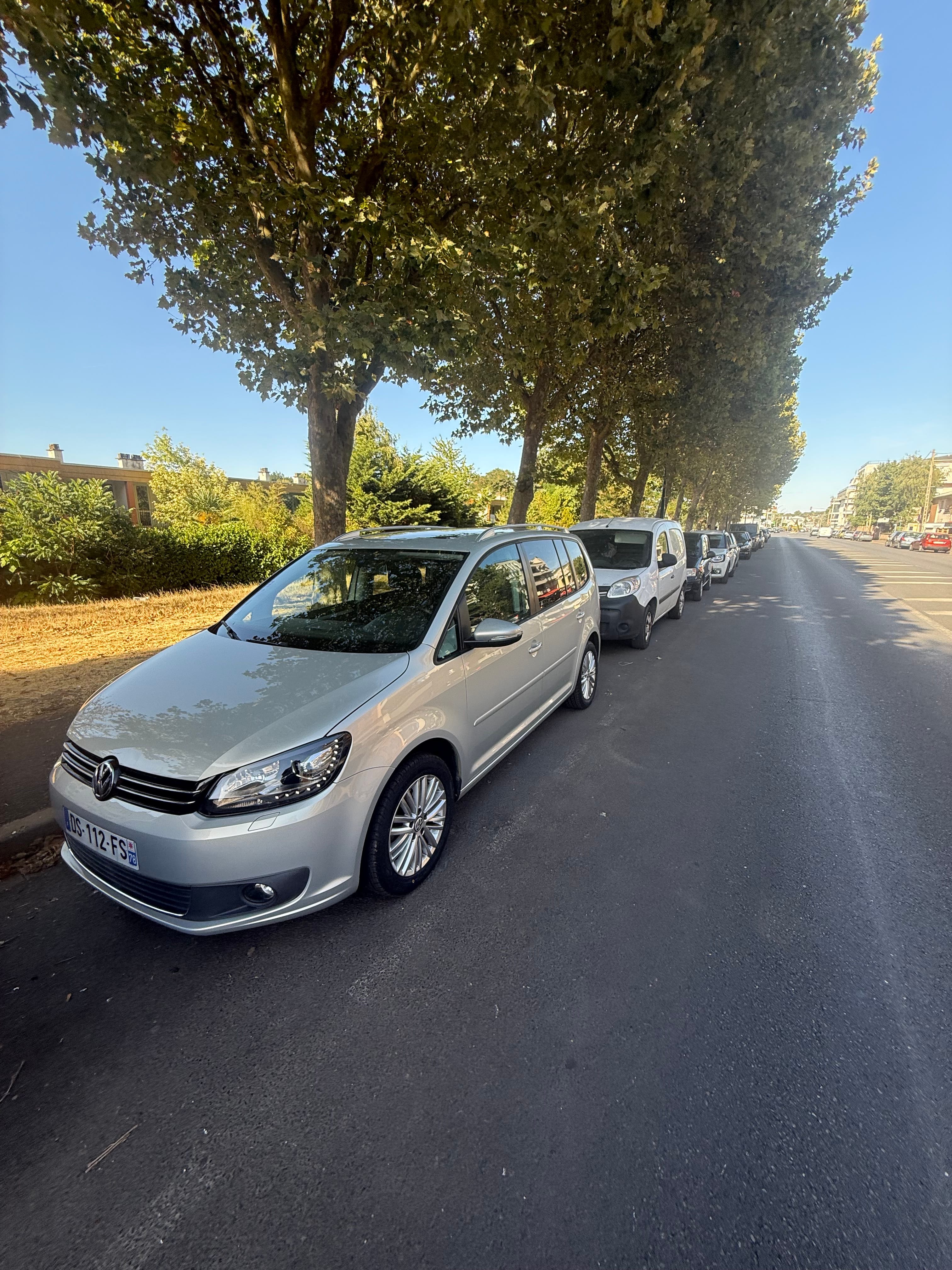 Volkswagen Touran avec Autoradio