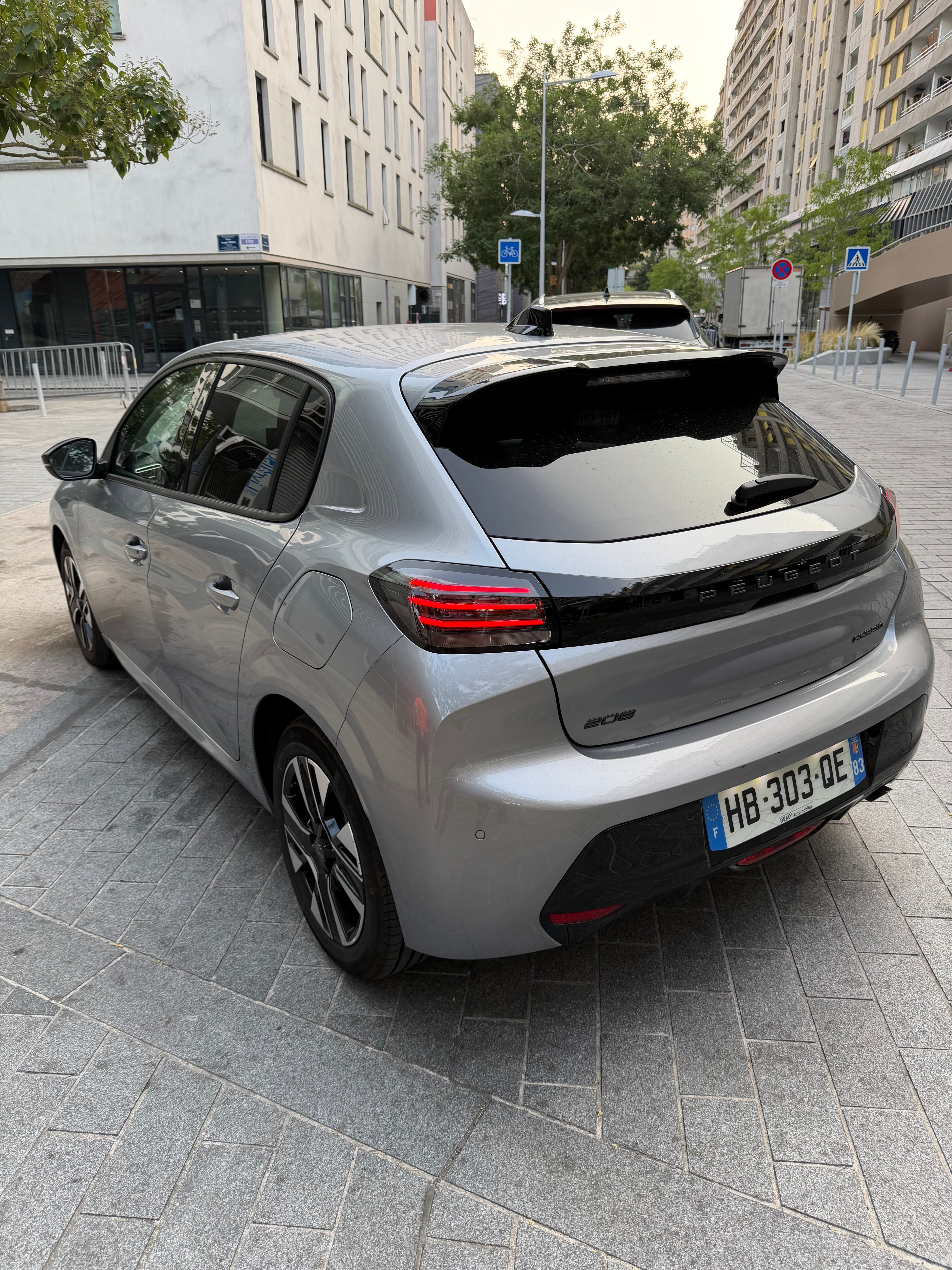 Peugeot 208 avec GPS