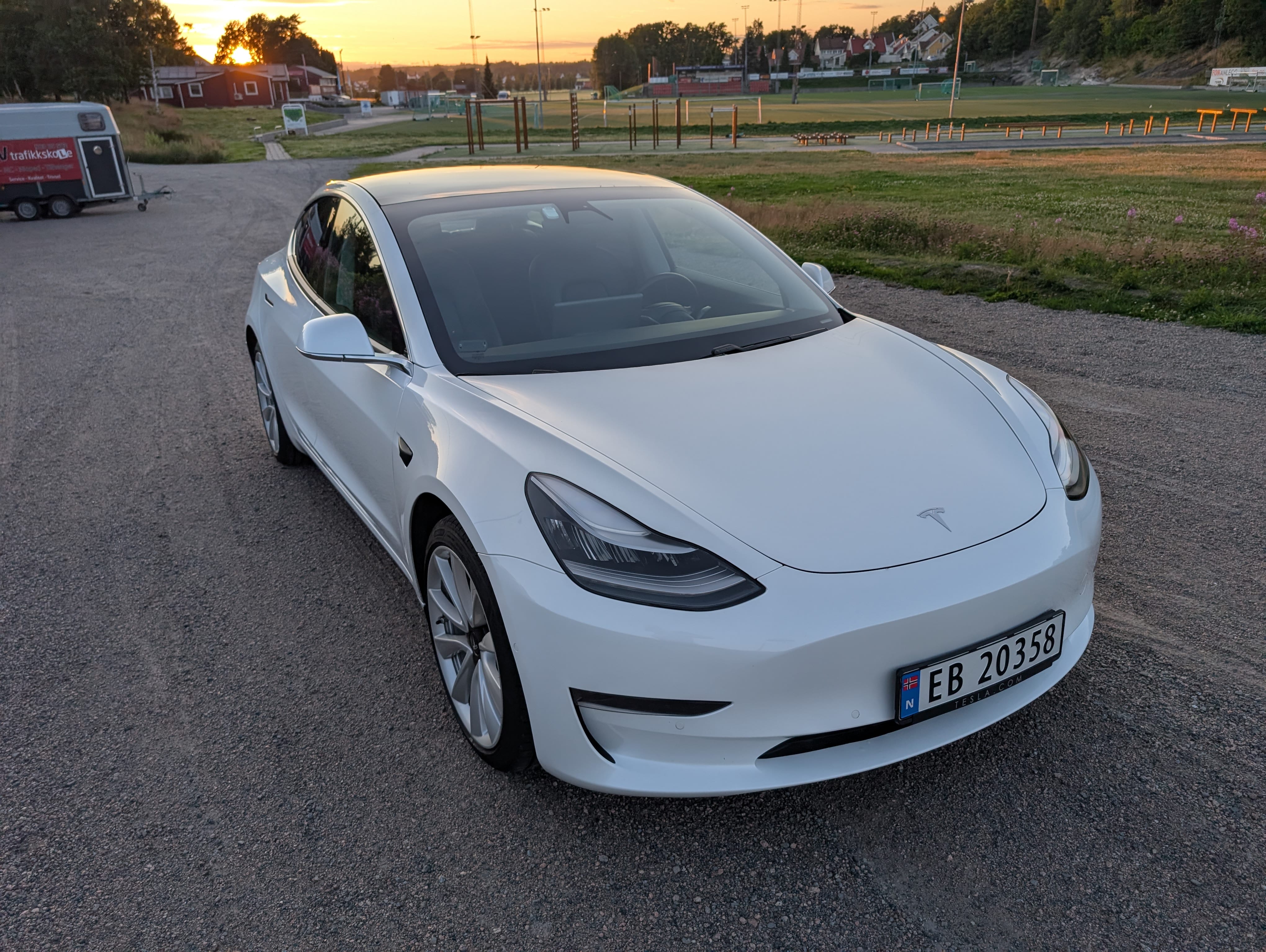 Tesla Model 3 Long Range med Cruisekontroll