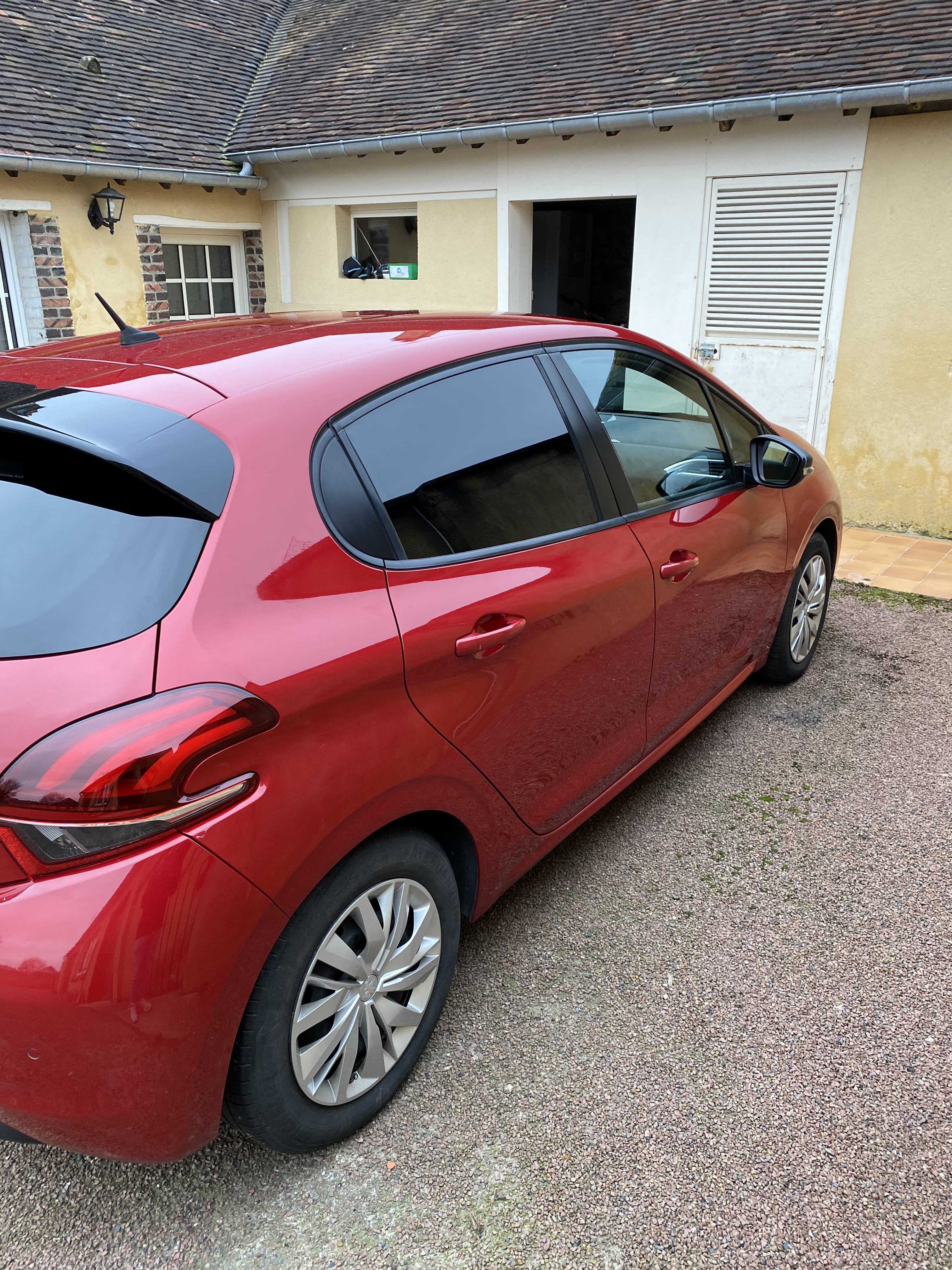 Peugeot 208 avec Climatisation