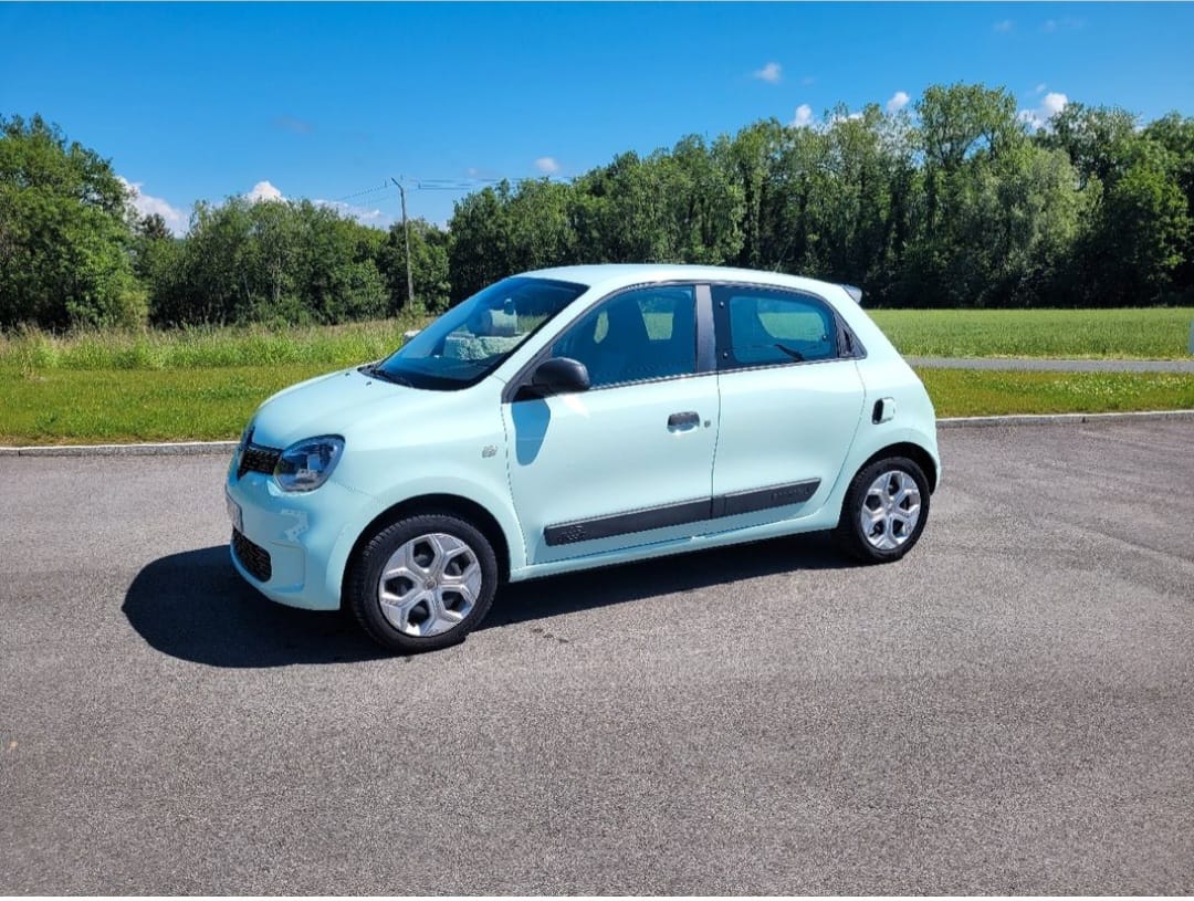 Renault Twingo III avec Pneus neige