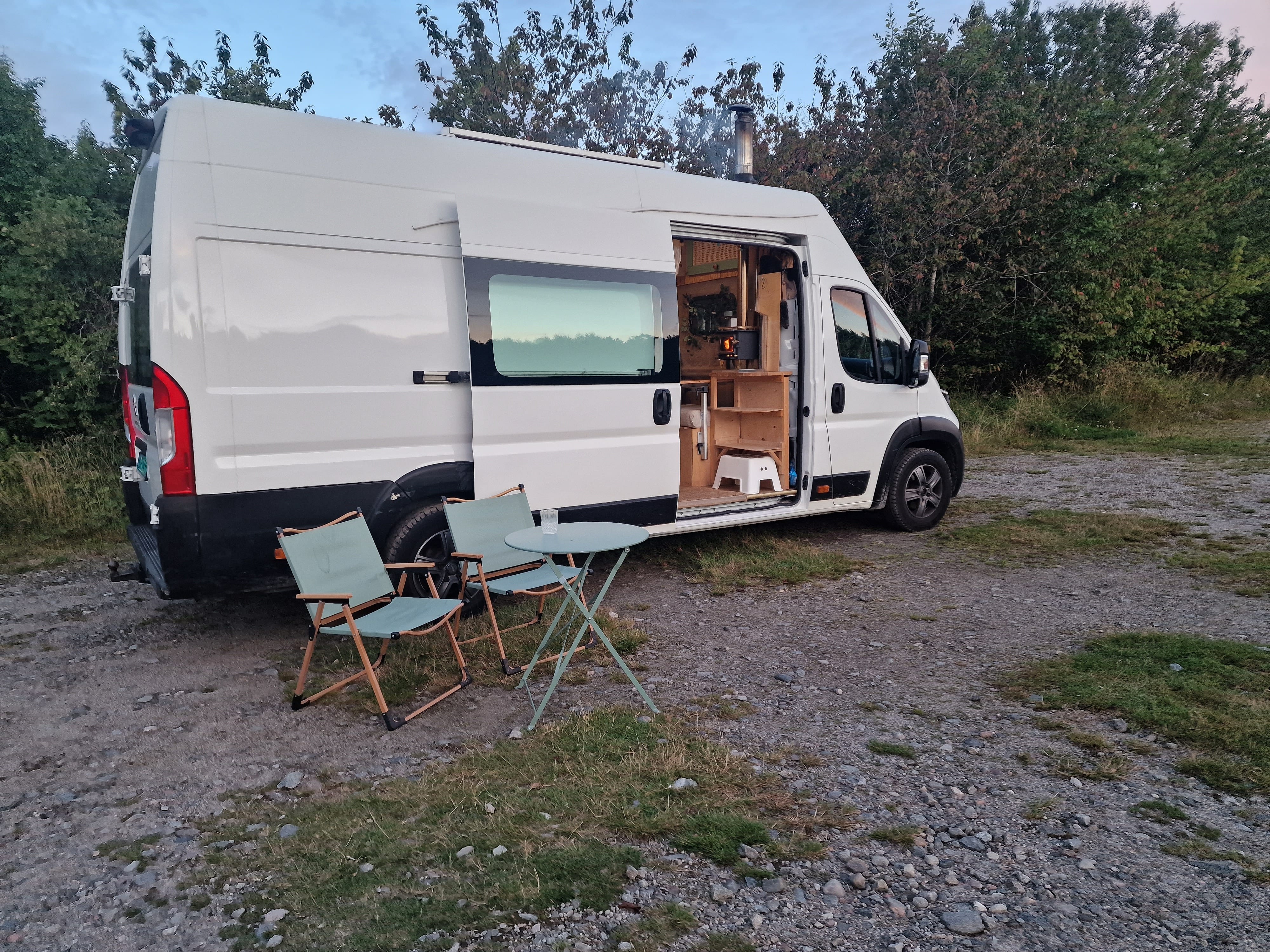 Peugeot Boxer Campervan med peis og kjøkken med Vinterdekk