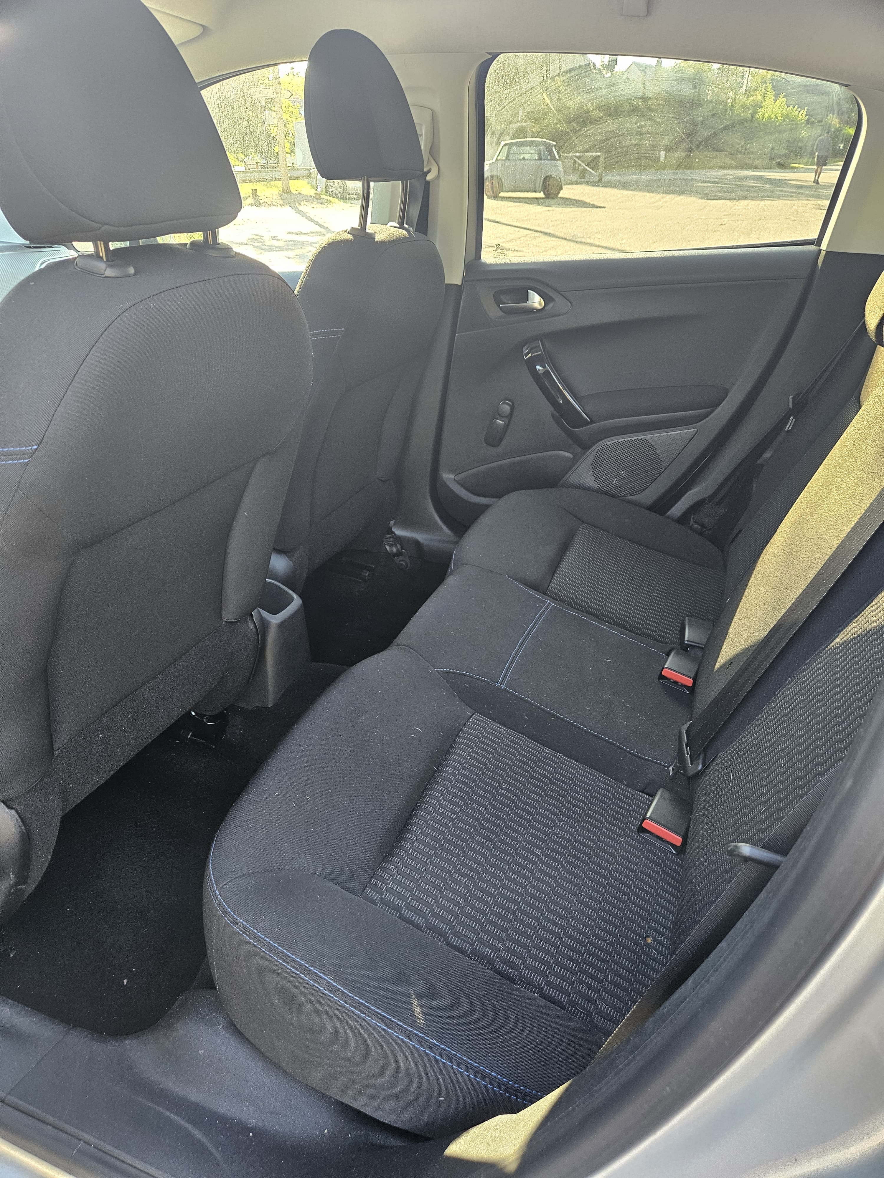 Peugeot 208 avec Entrée audio / iPod