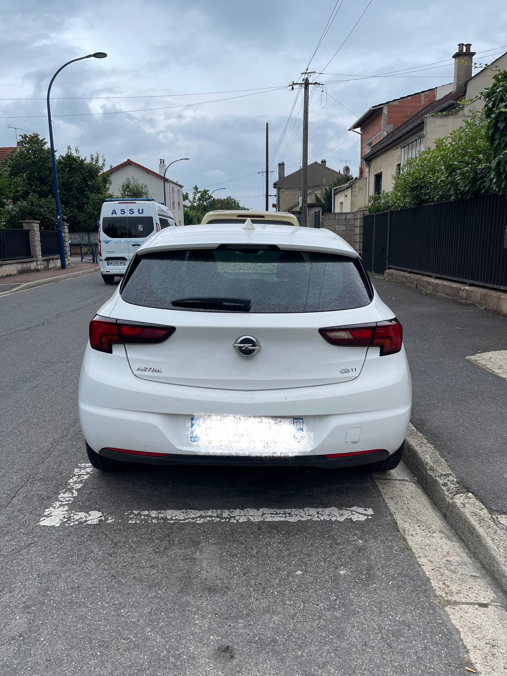 Opel Astra avec Régulateur de vitesse