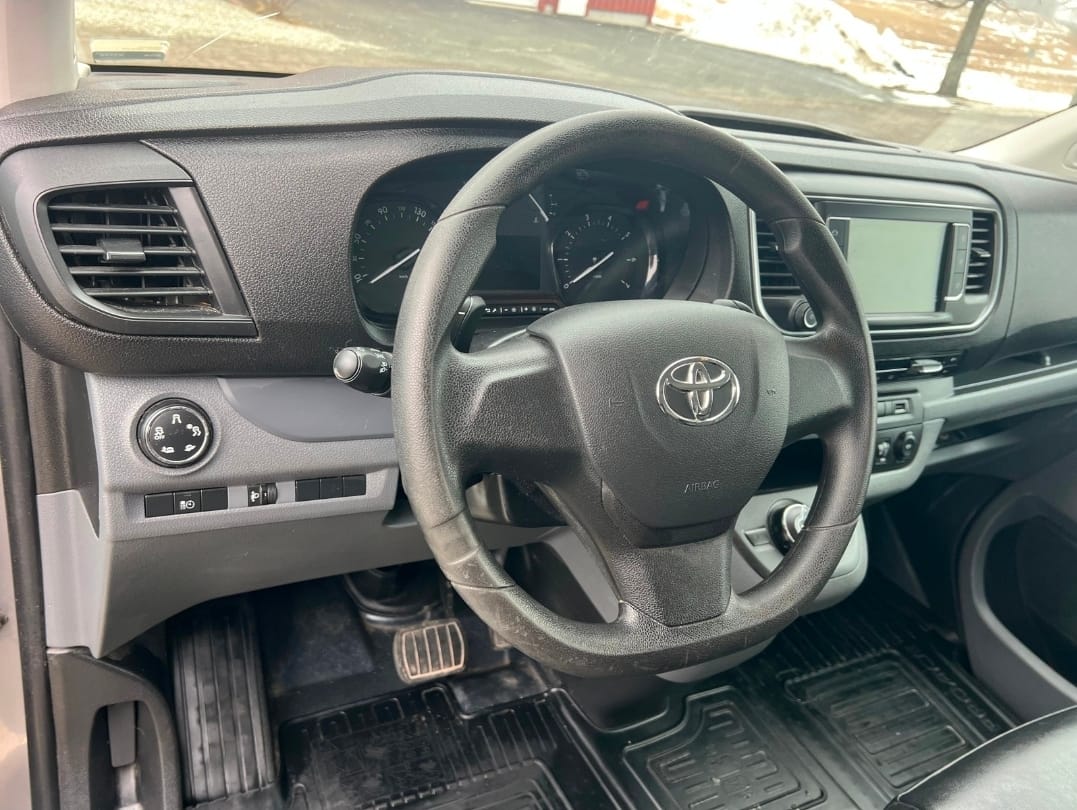 Toyota Proace Varebil med Android Auto