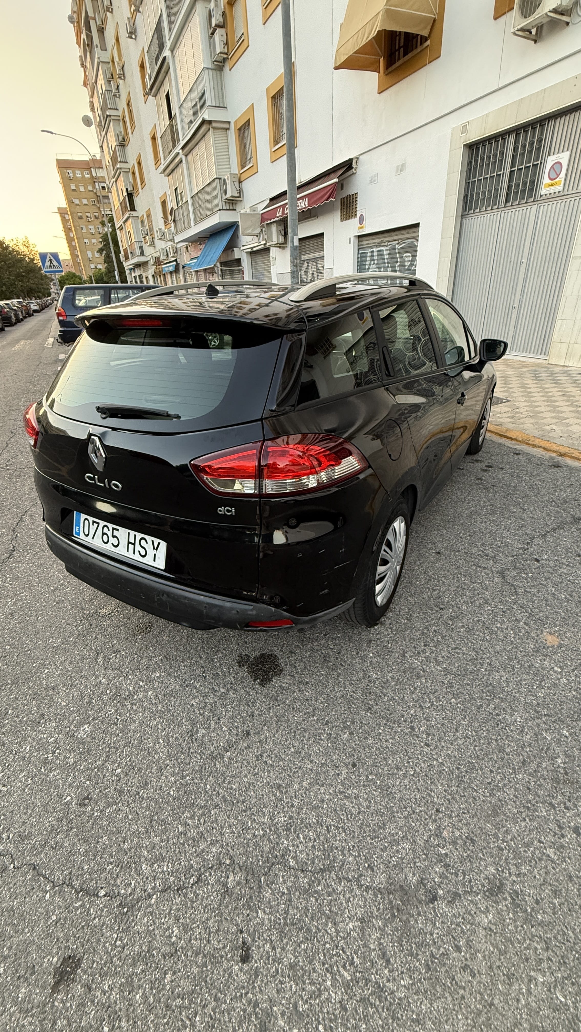 Renault Clio Sport Tourer with Apple CarPlay