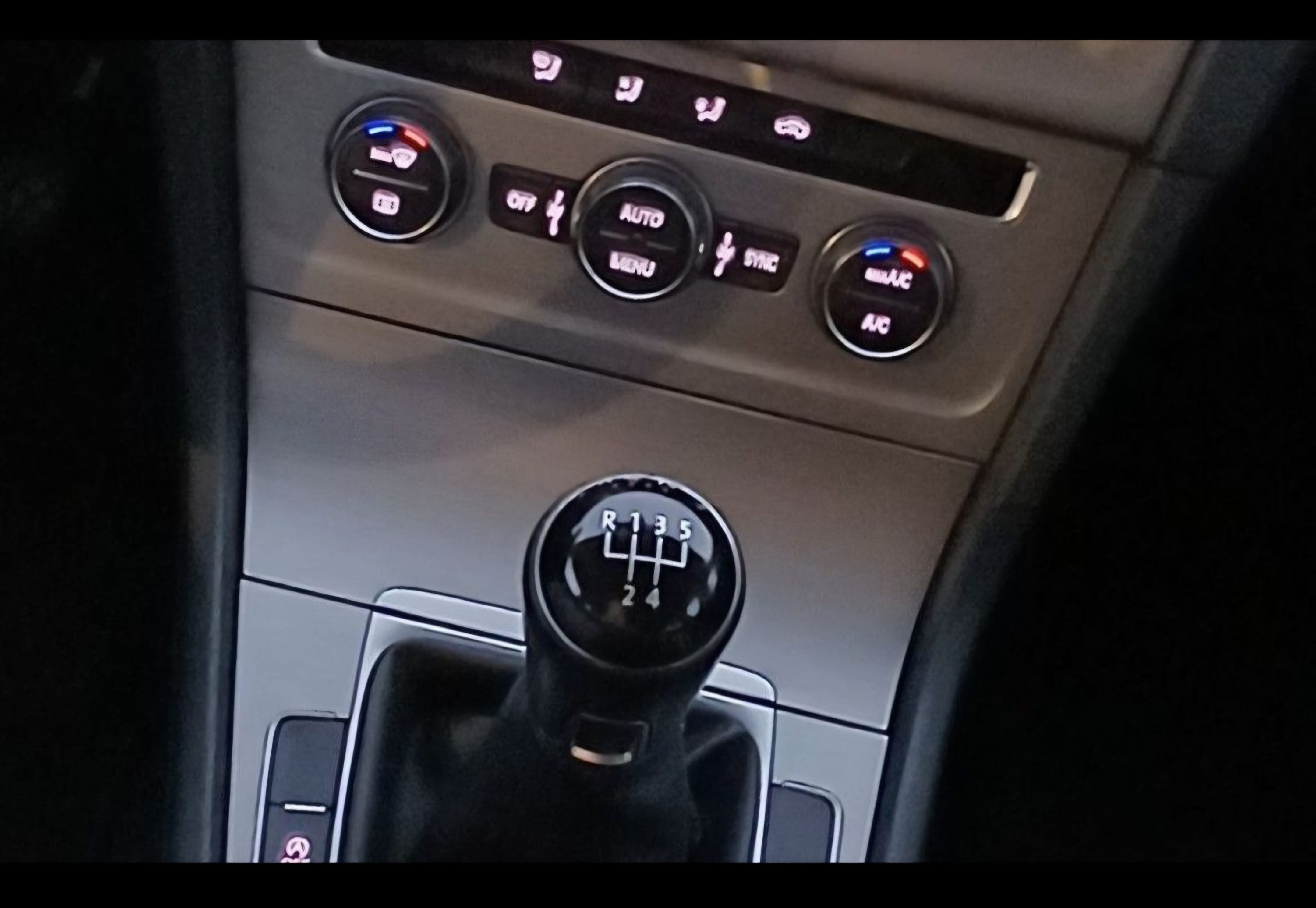 Volkswagen Golf 1.6 TDI con Silla infantil