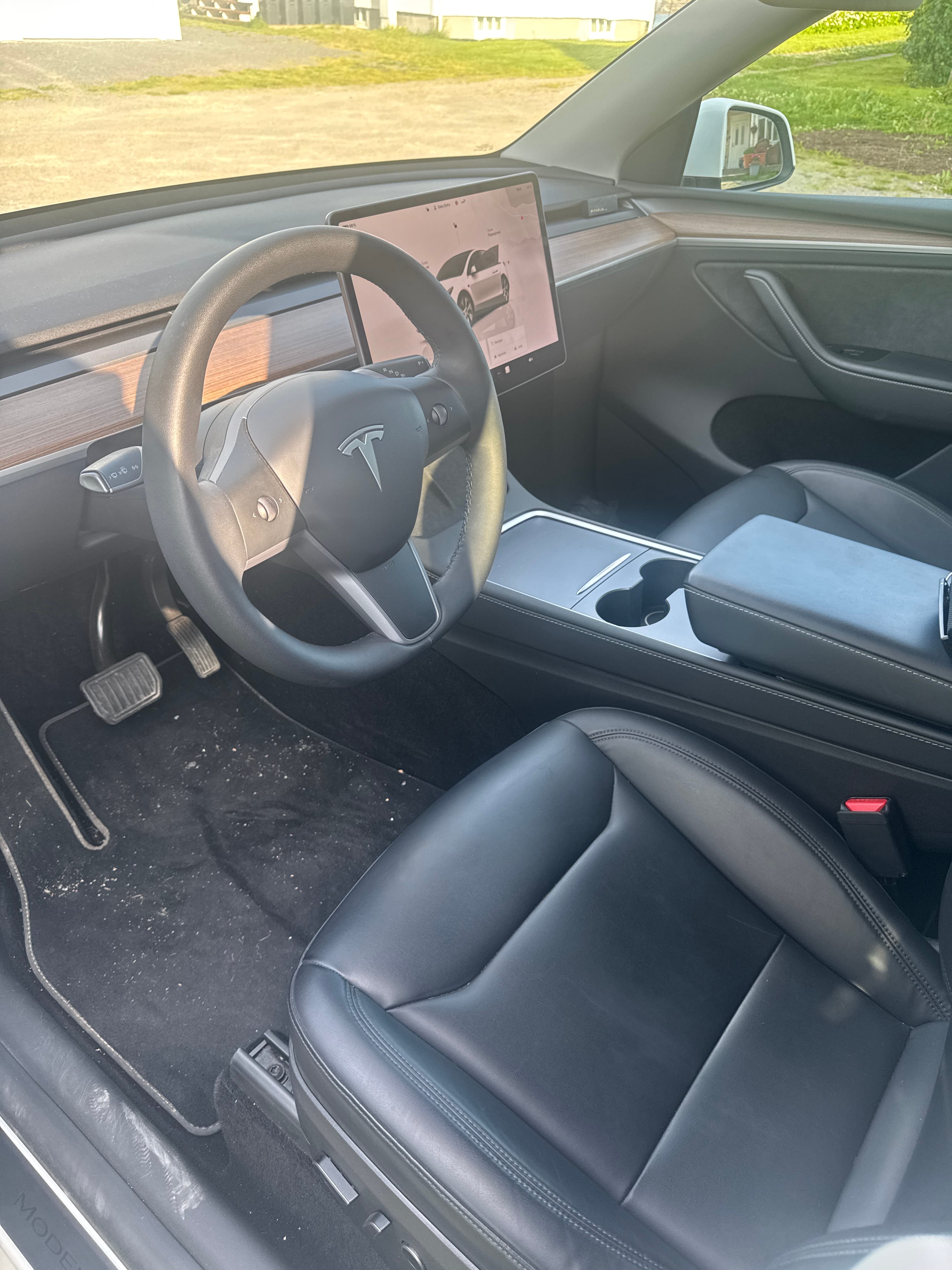 Tesla Model Y Long Range med GPS