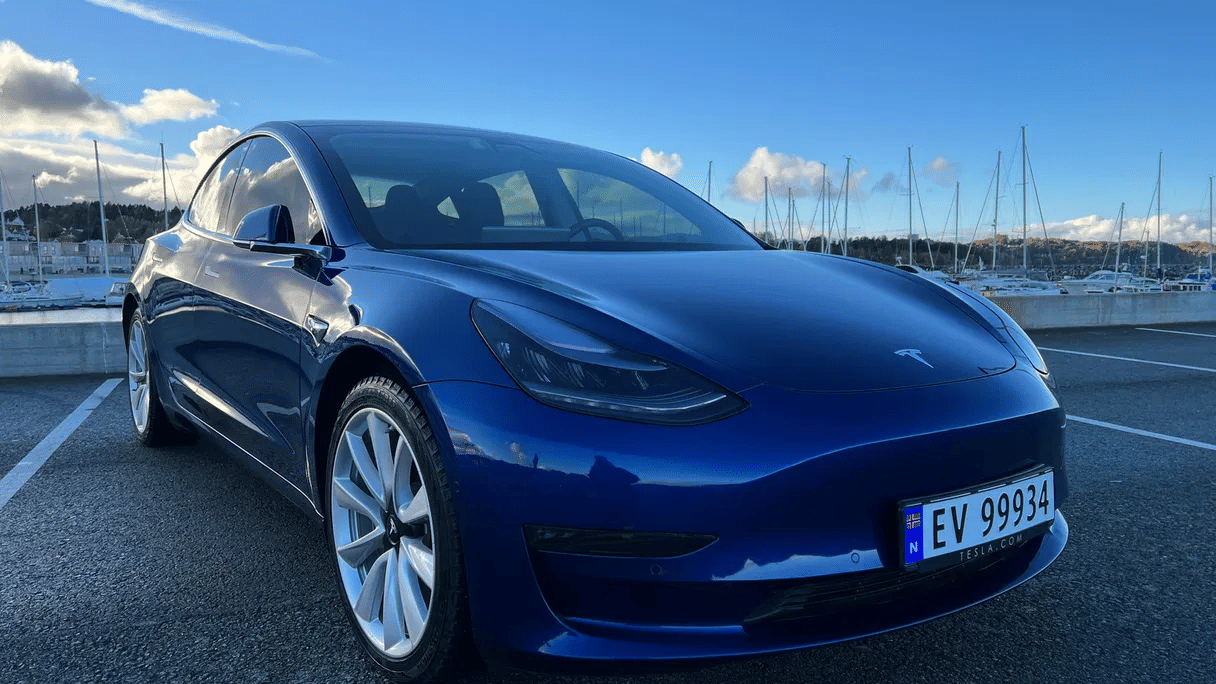Tesla Model 3 Long Range avec Caméra de recul