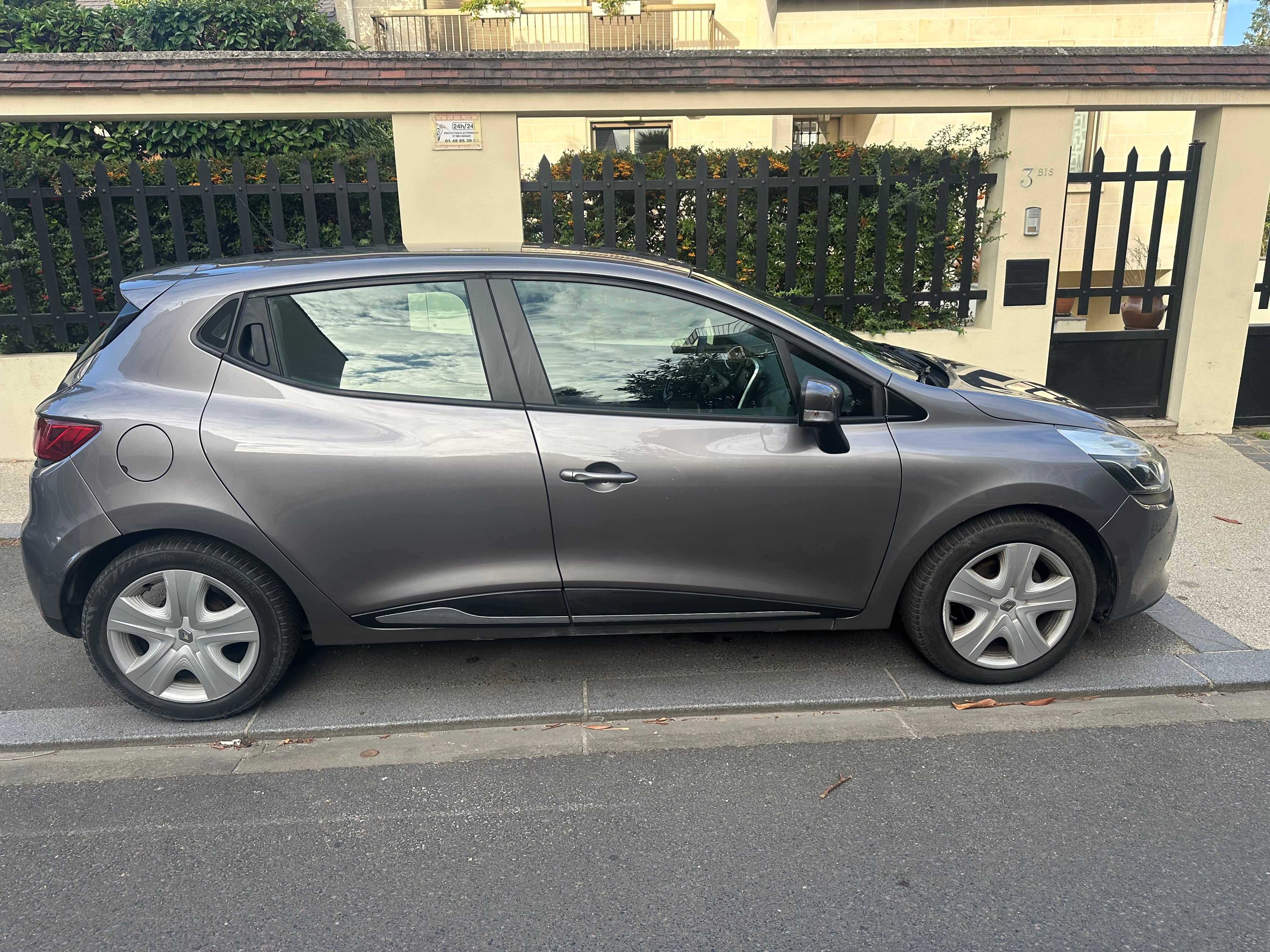 Renault Clio avec Climatisation