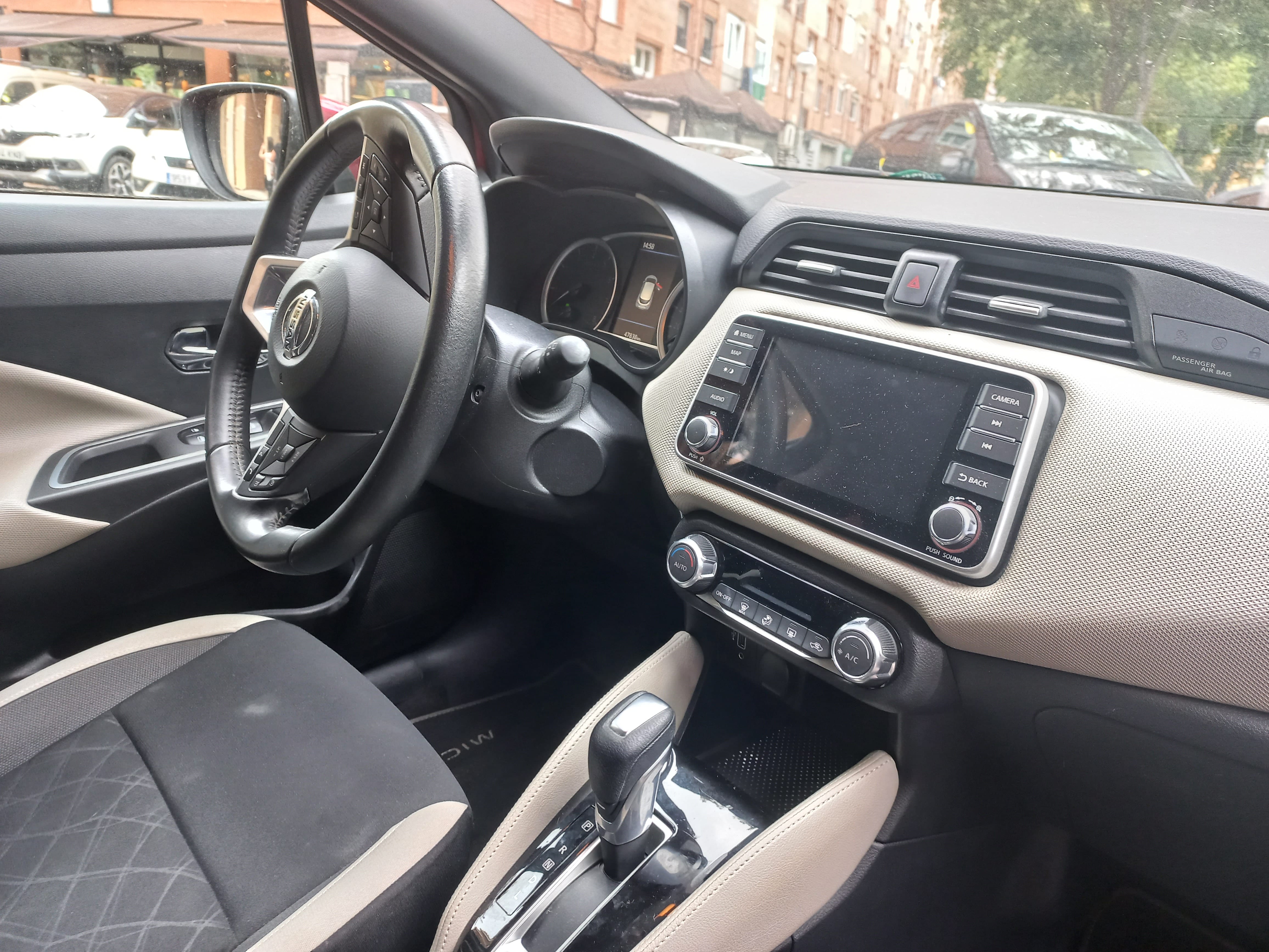 Nissan Micra con Control de velocidad