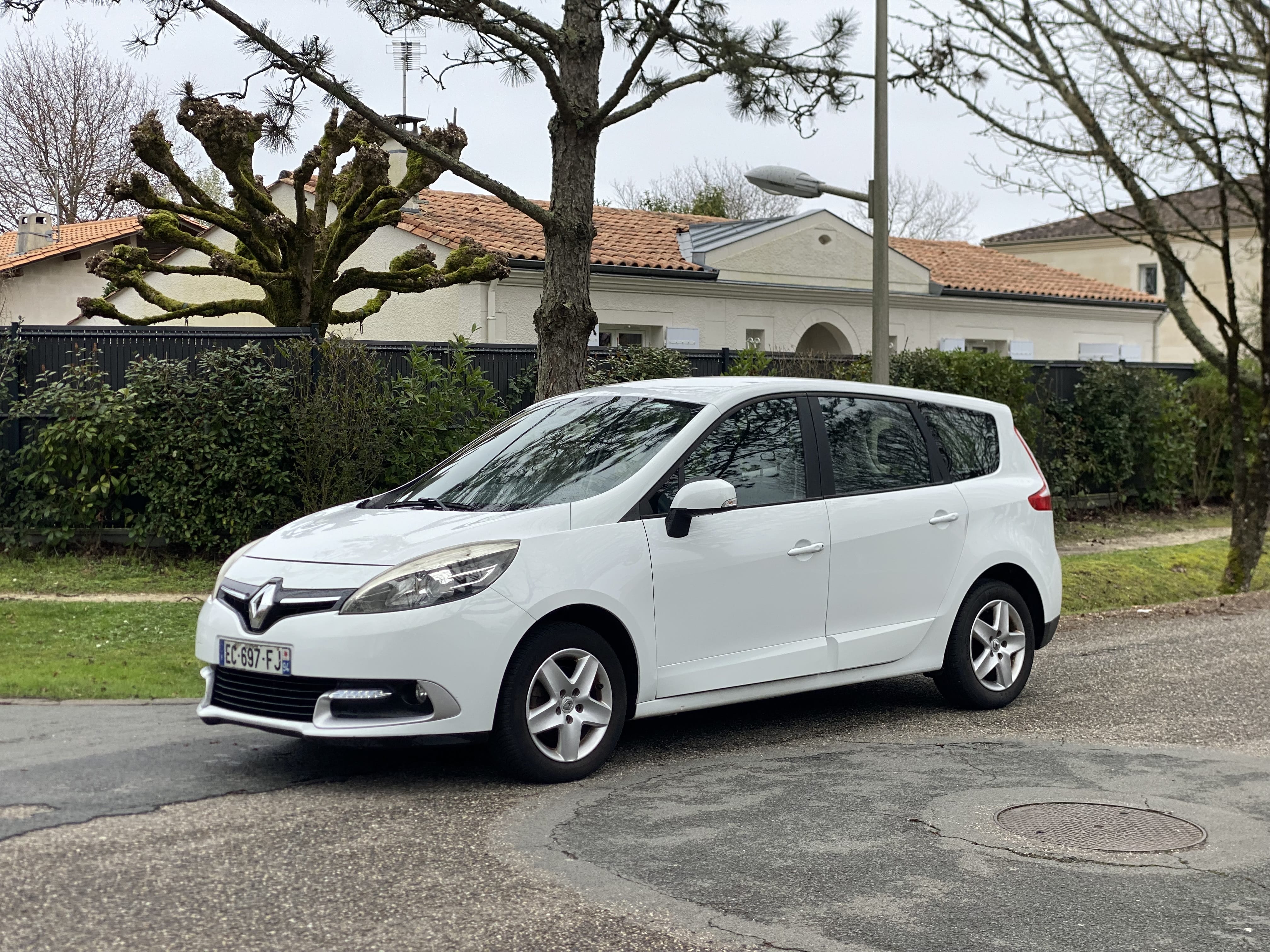 Renault Scenic, 2016, Essence 95, 7 places