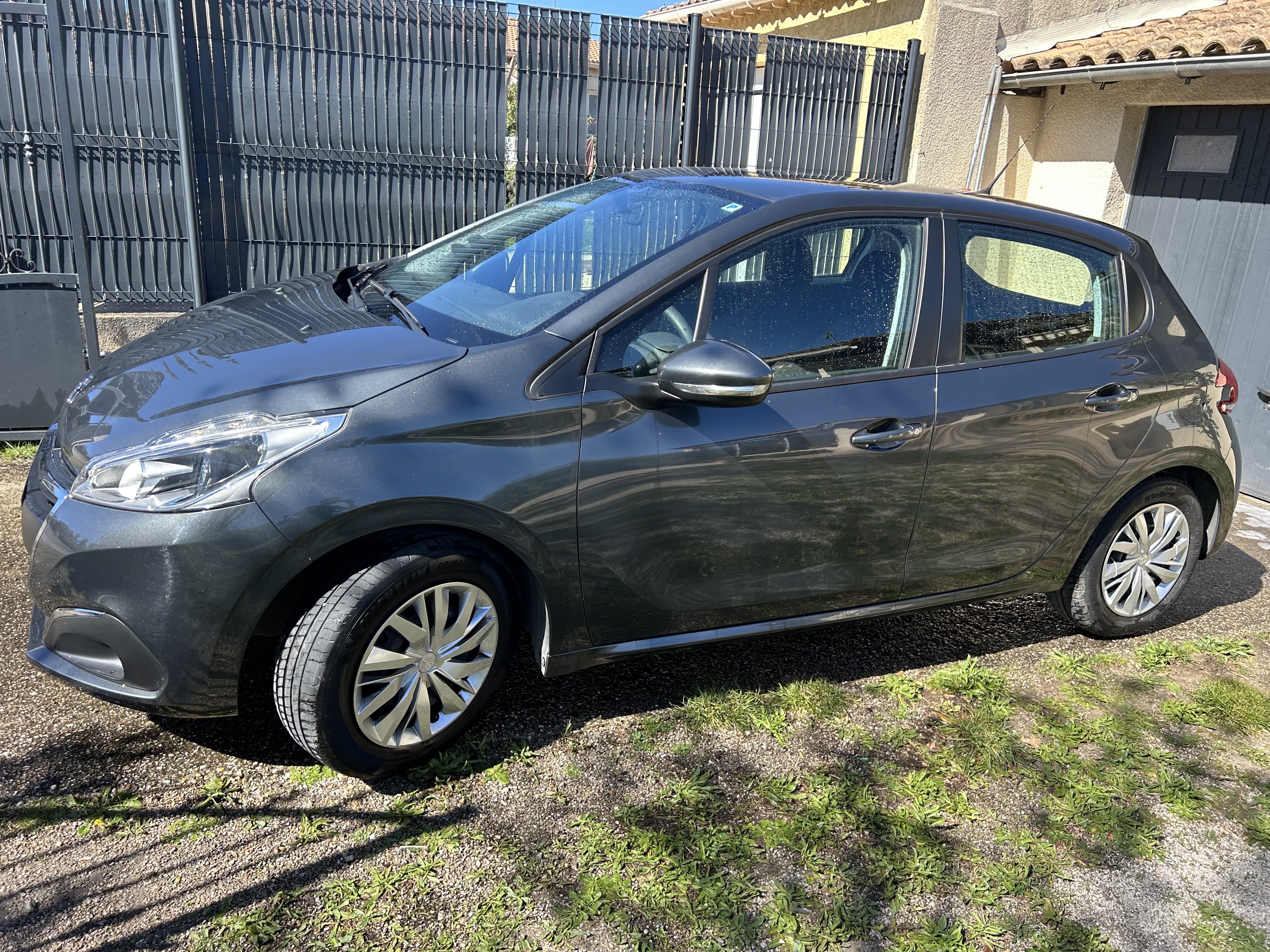 Peugeot 208 avec Climatisation
