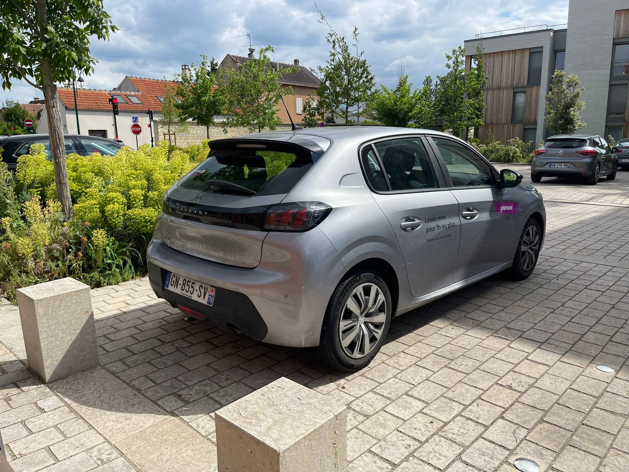 Peugeot 208 avec GPS