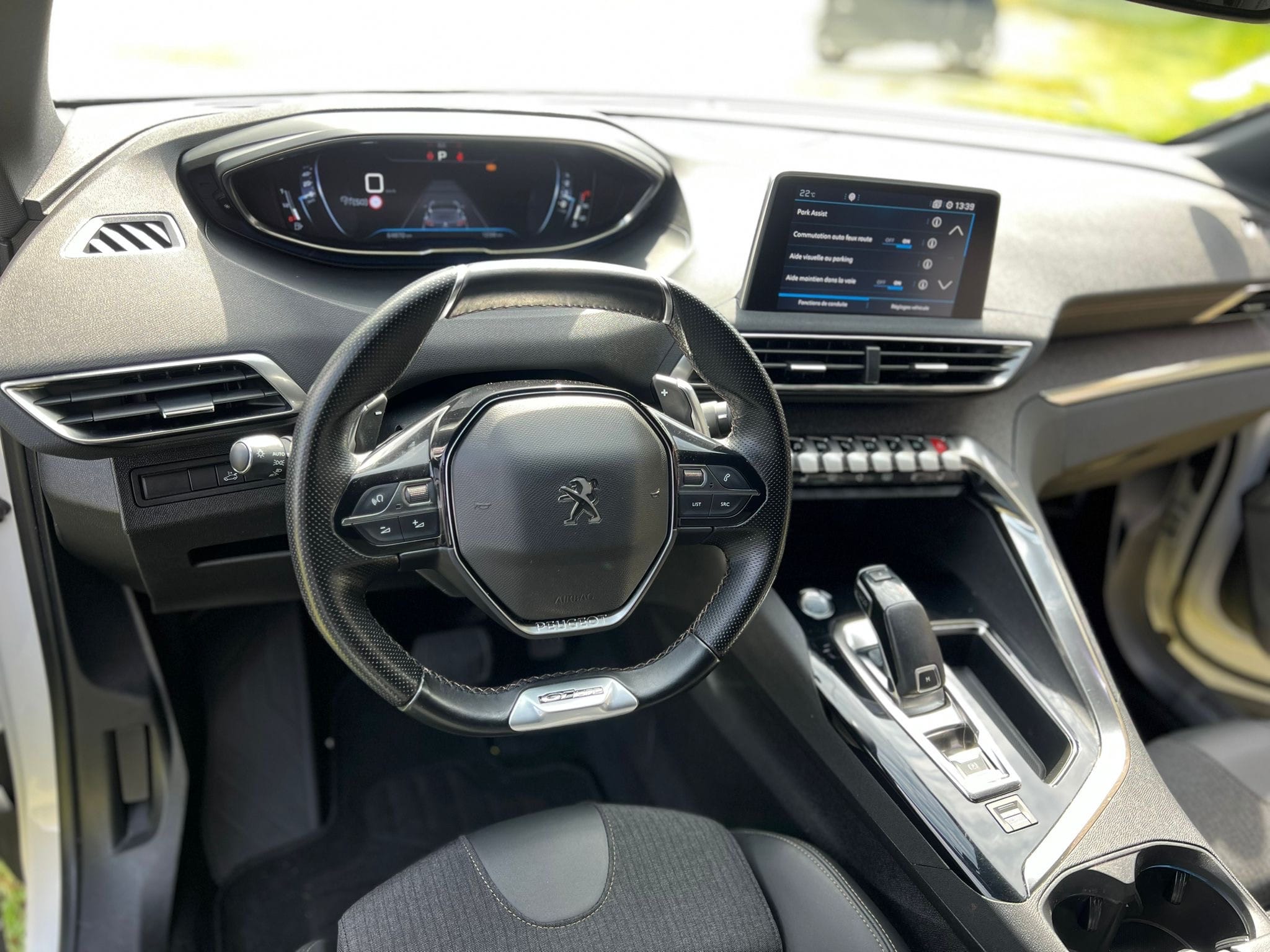 Peugeot 5008 avec GPS