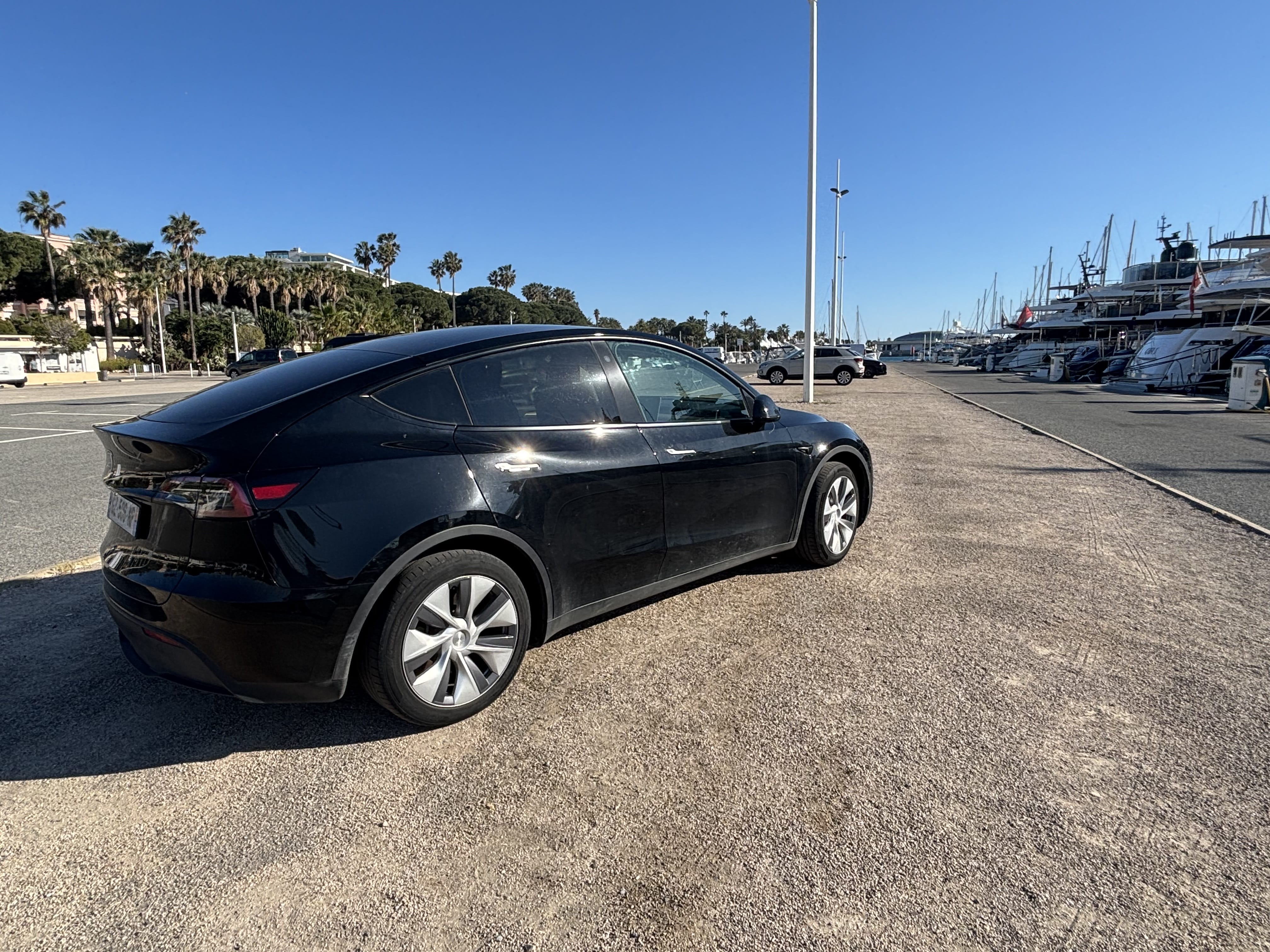 Tesla Model Y avec GPS