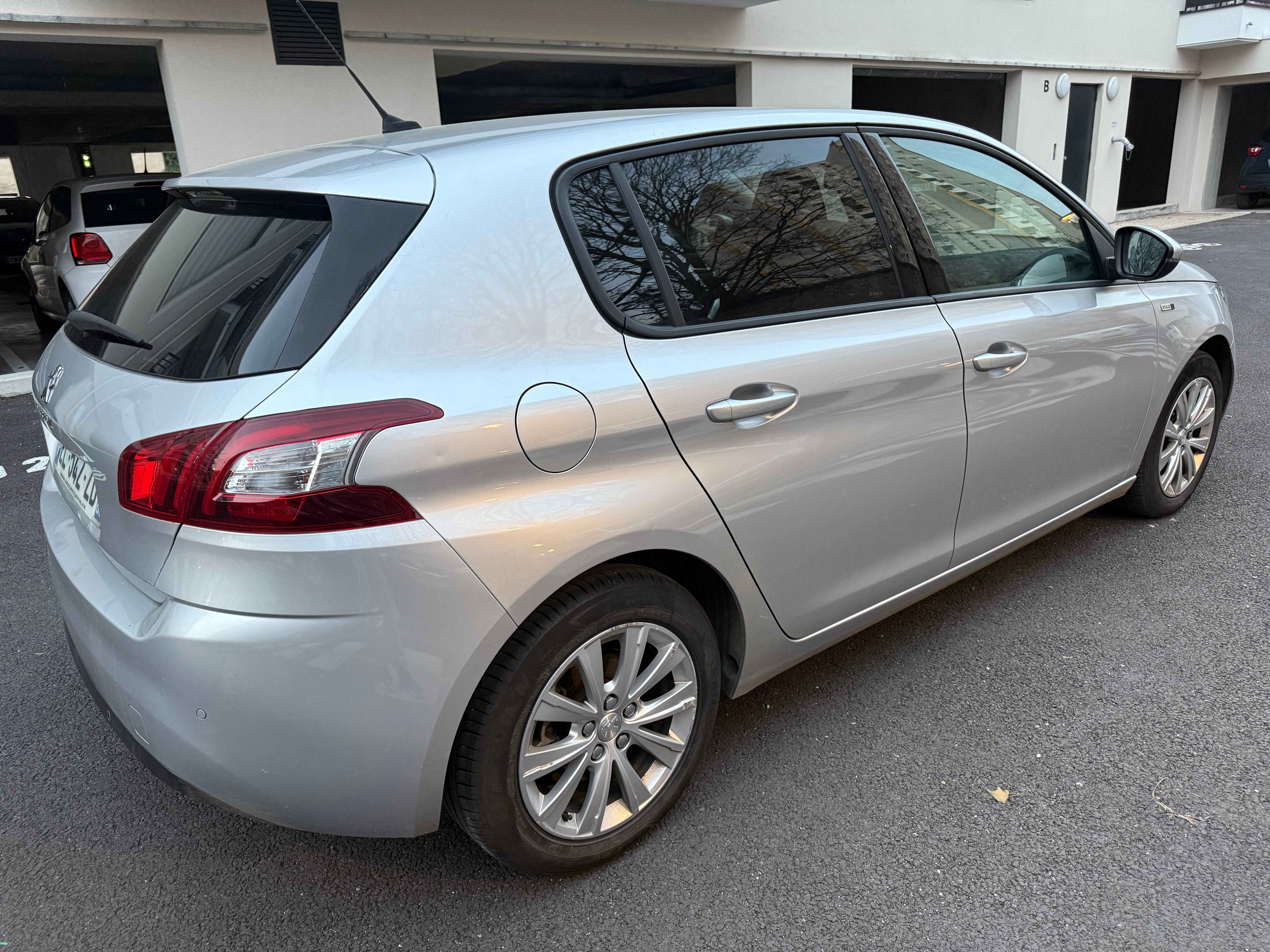 Peugeot 308 avec GPS