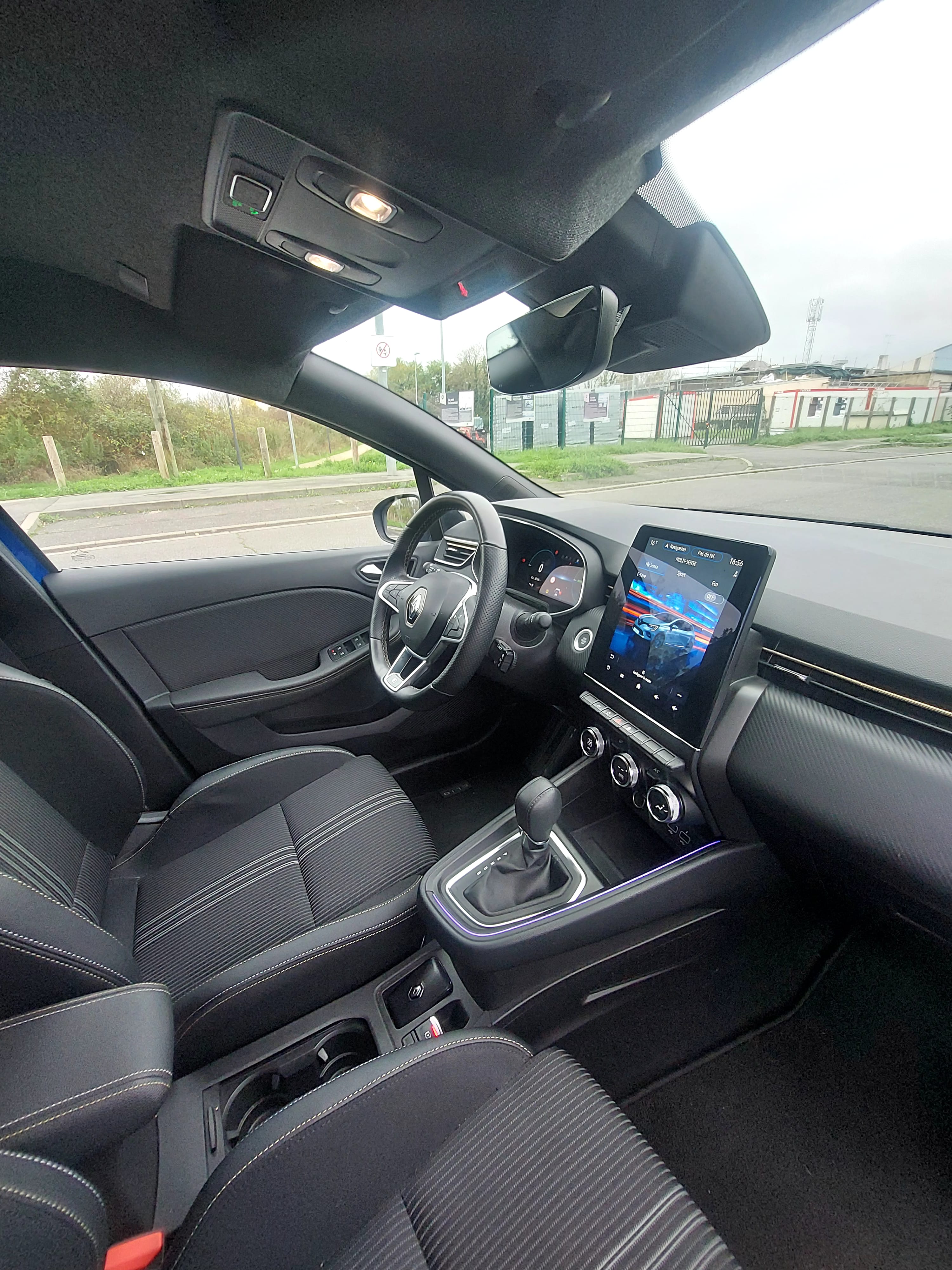 Renault Clio E-tech ENGINEERED avec Audio Bluetooth