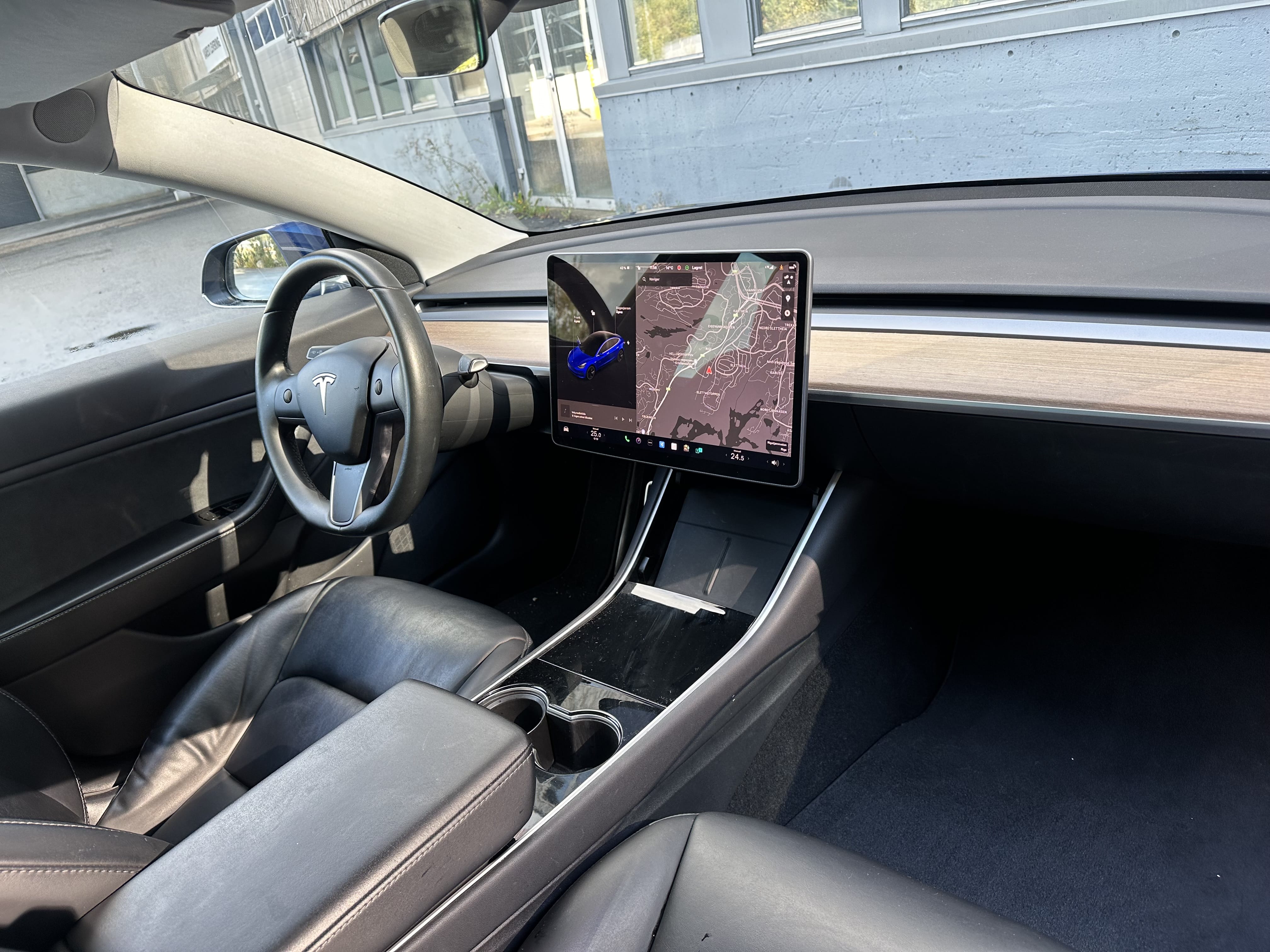 Tesla Model 3 Long Range med Cruisekontroll